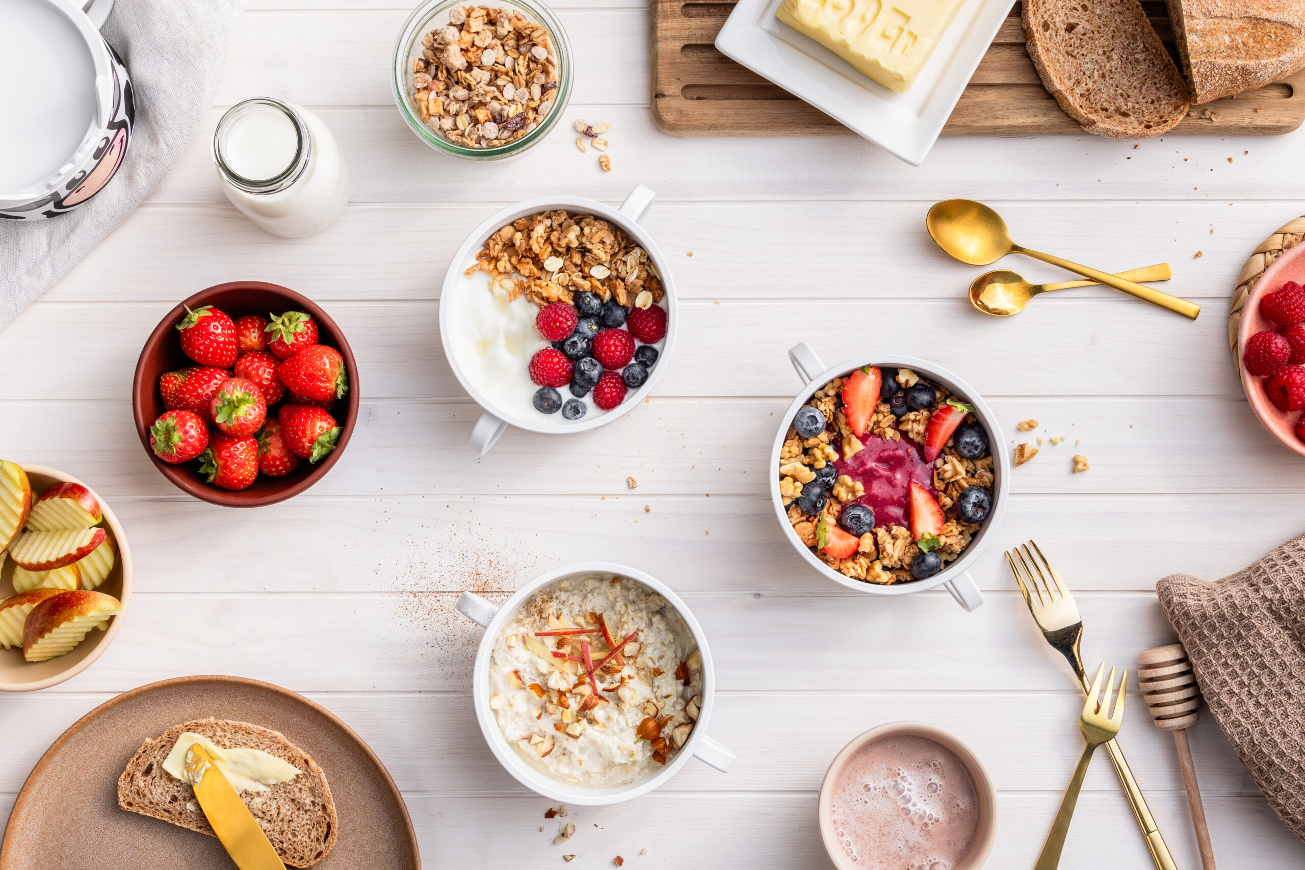 Frühstück mit nährstoffreichen Milchprodukten für einen guten Start in den Tag