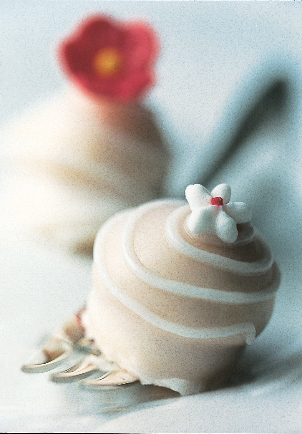 Petits Fours mit Aprikosenkonfitüre