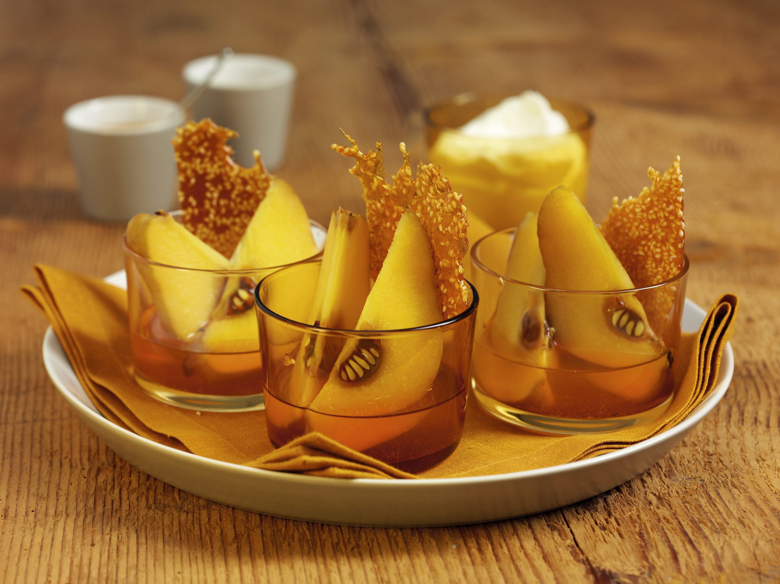 Amaretto-Quitten mit Sesam-Krokant