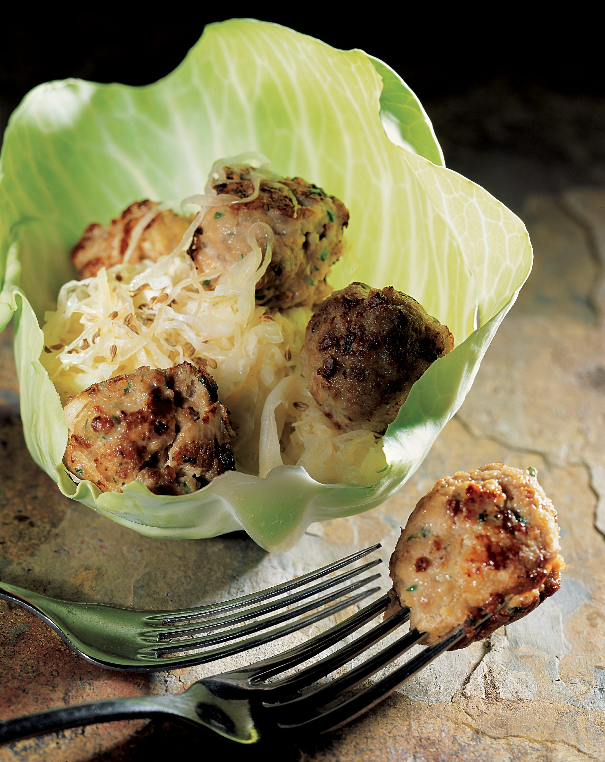 Anis-Sauerkraut mit Hackfleischbällchen