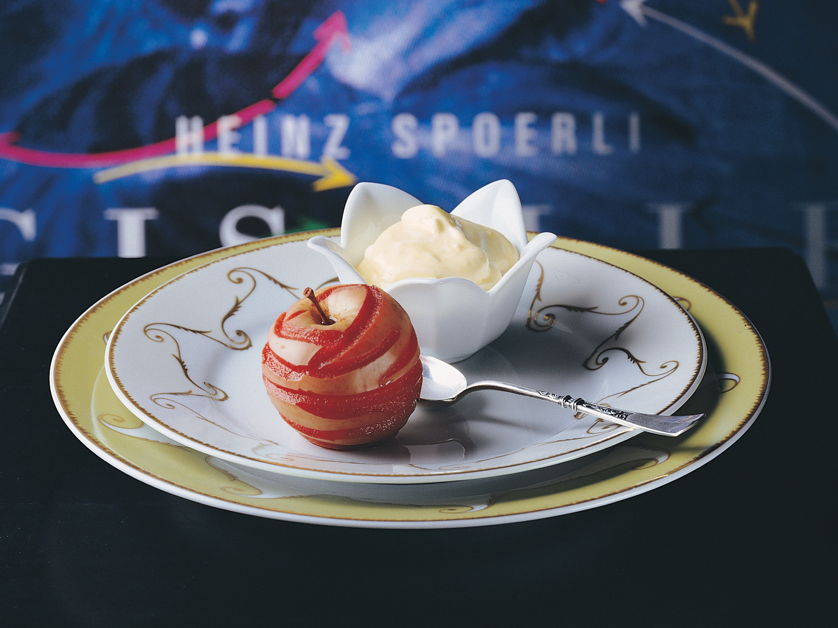 Apfel an Sternanis-Crème