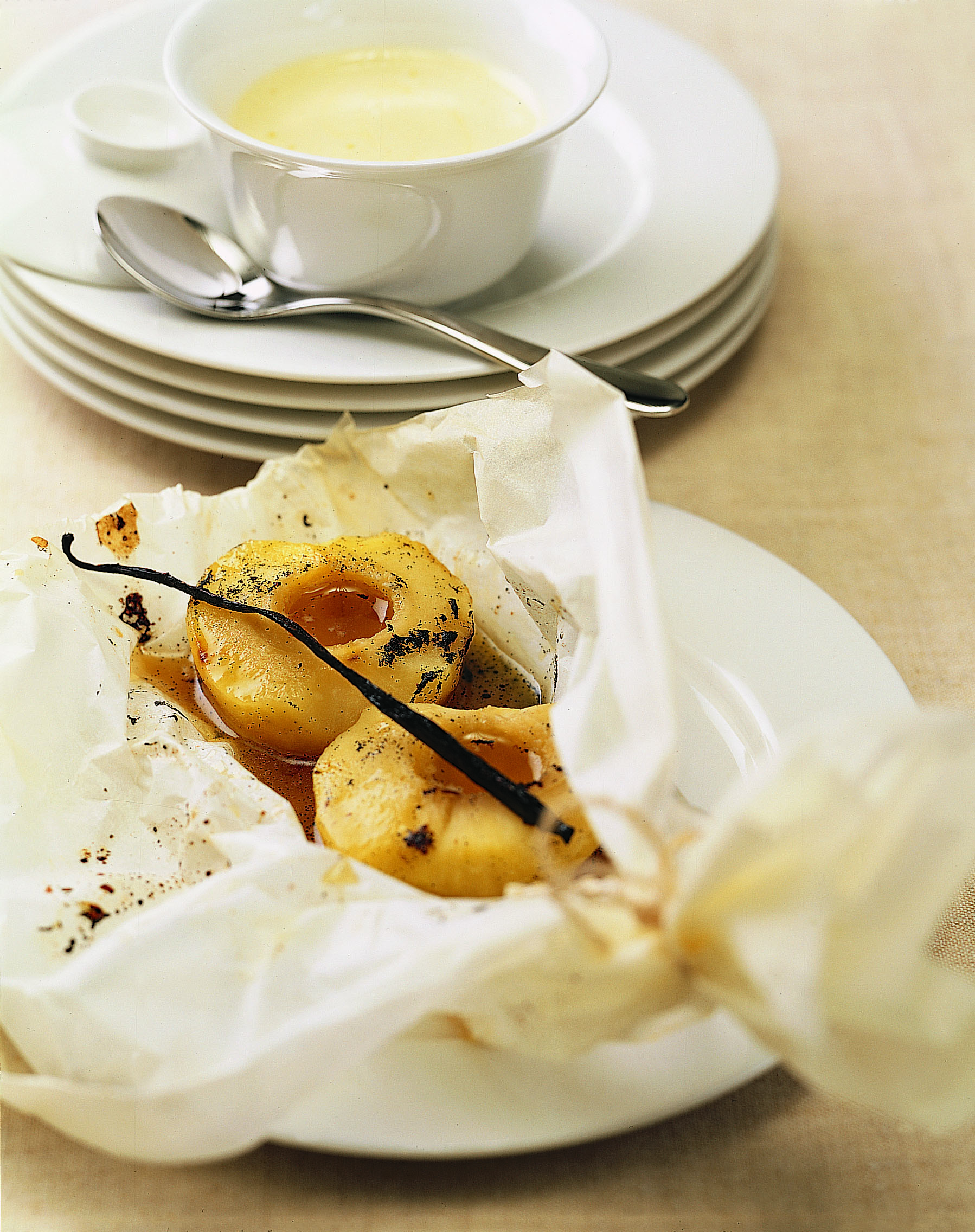 Apfel im Pergament mit Zabaione