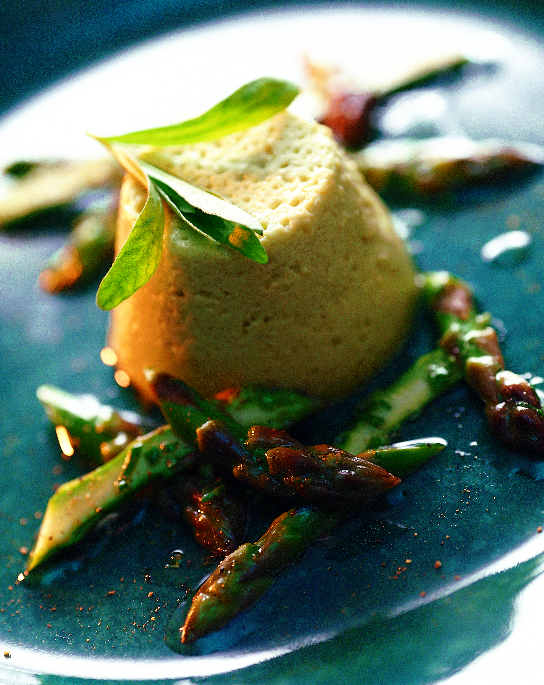 Flan à l'Appenzeller et salade d'asperges