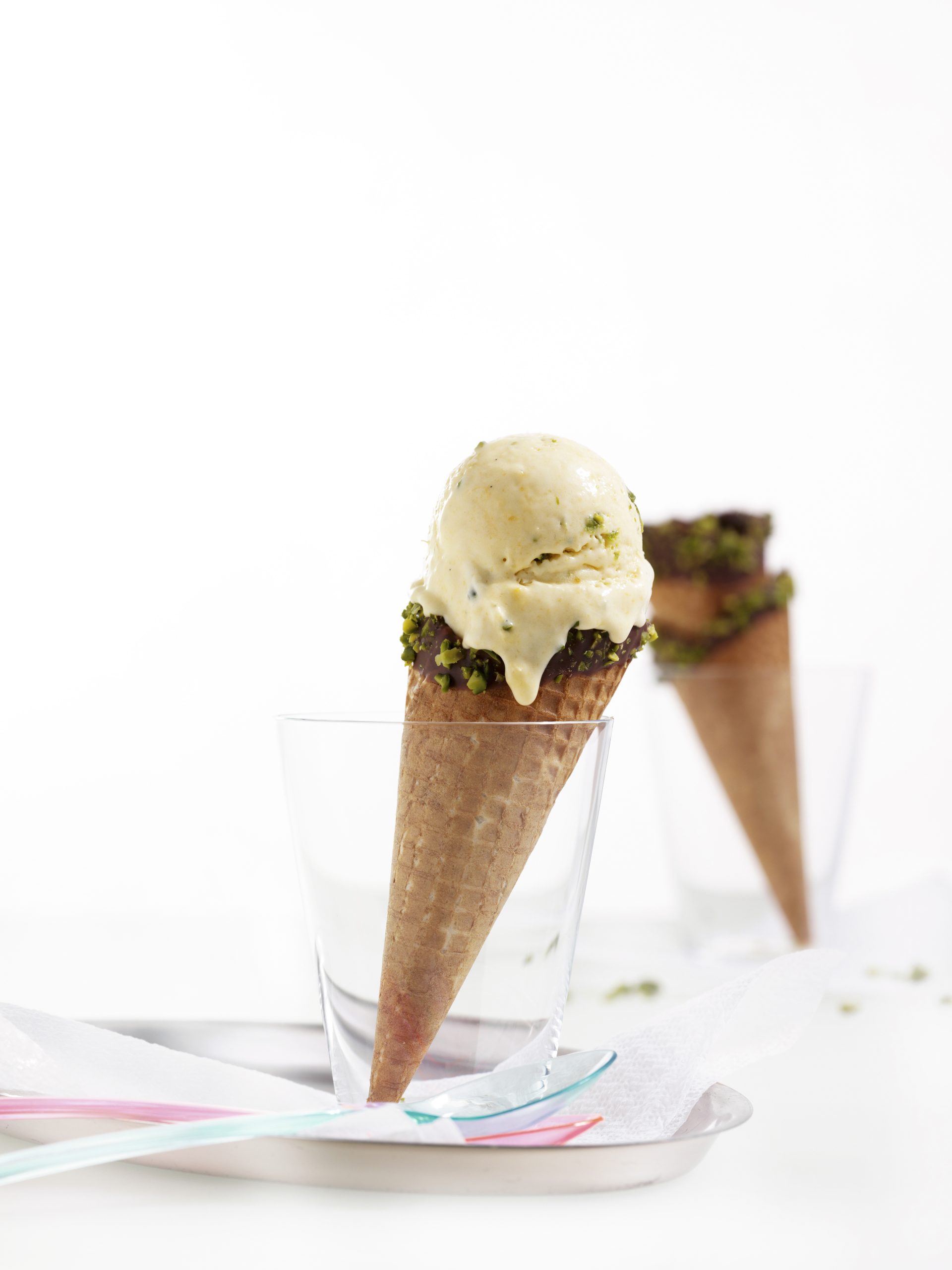 Cornets aux pistaches et glace à l’abricot