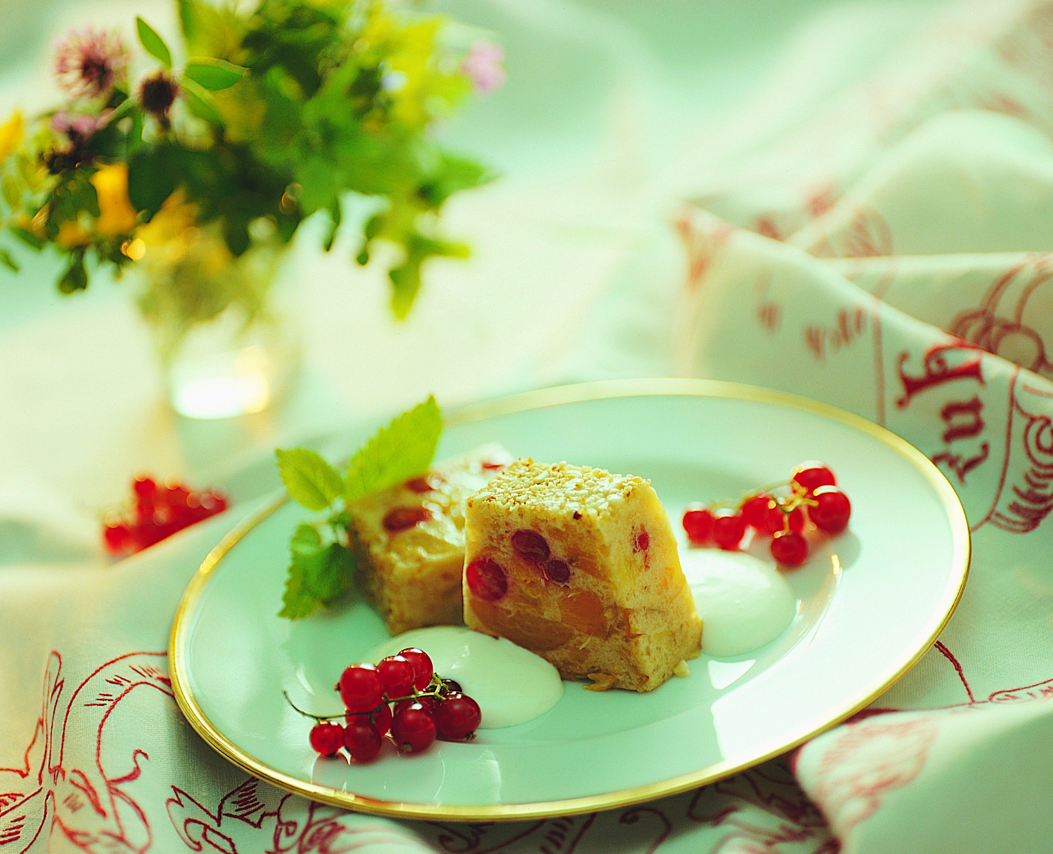 Aprikosenterrine mit Blanc battu