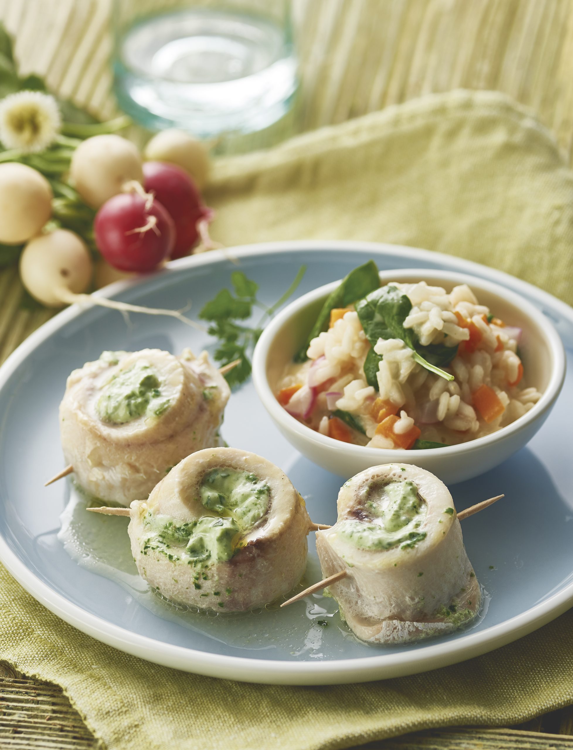 Bärlauch-Fischröllchen mit Gemüserisotto