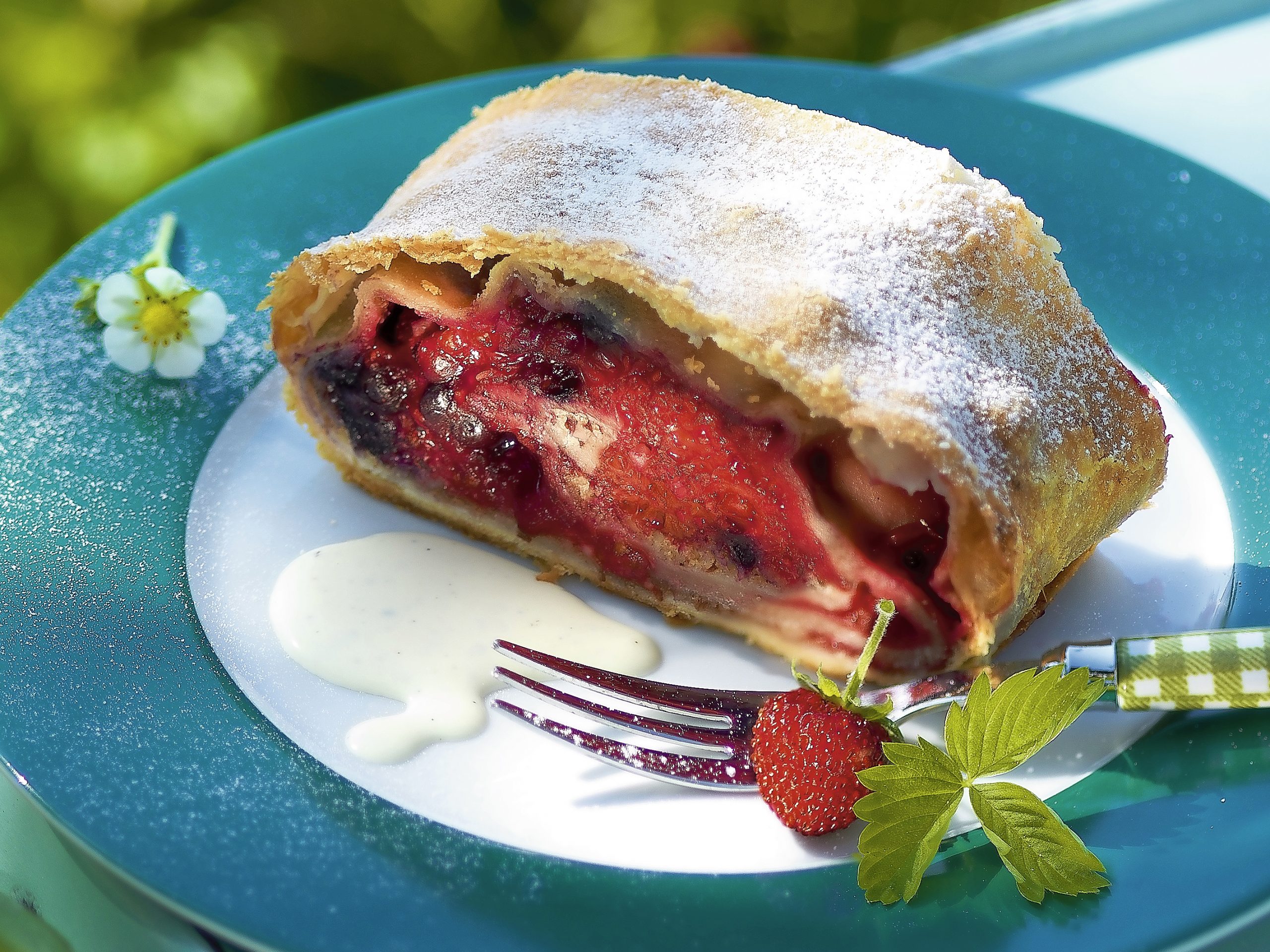 Beerenstrudel