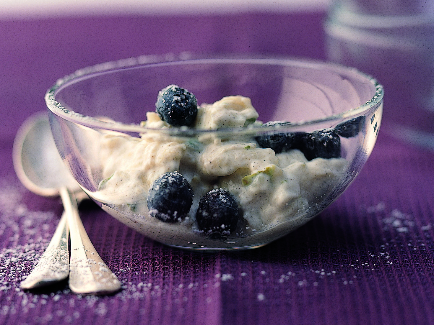 Birnenquarkcrème mit Heidelbeeren (Low Carb)