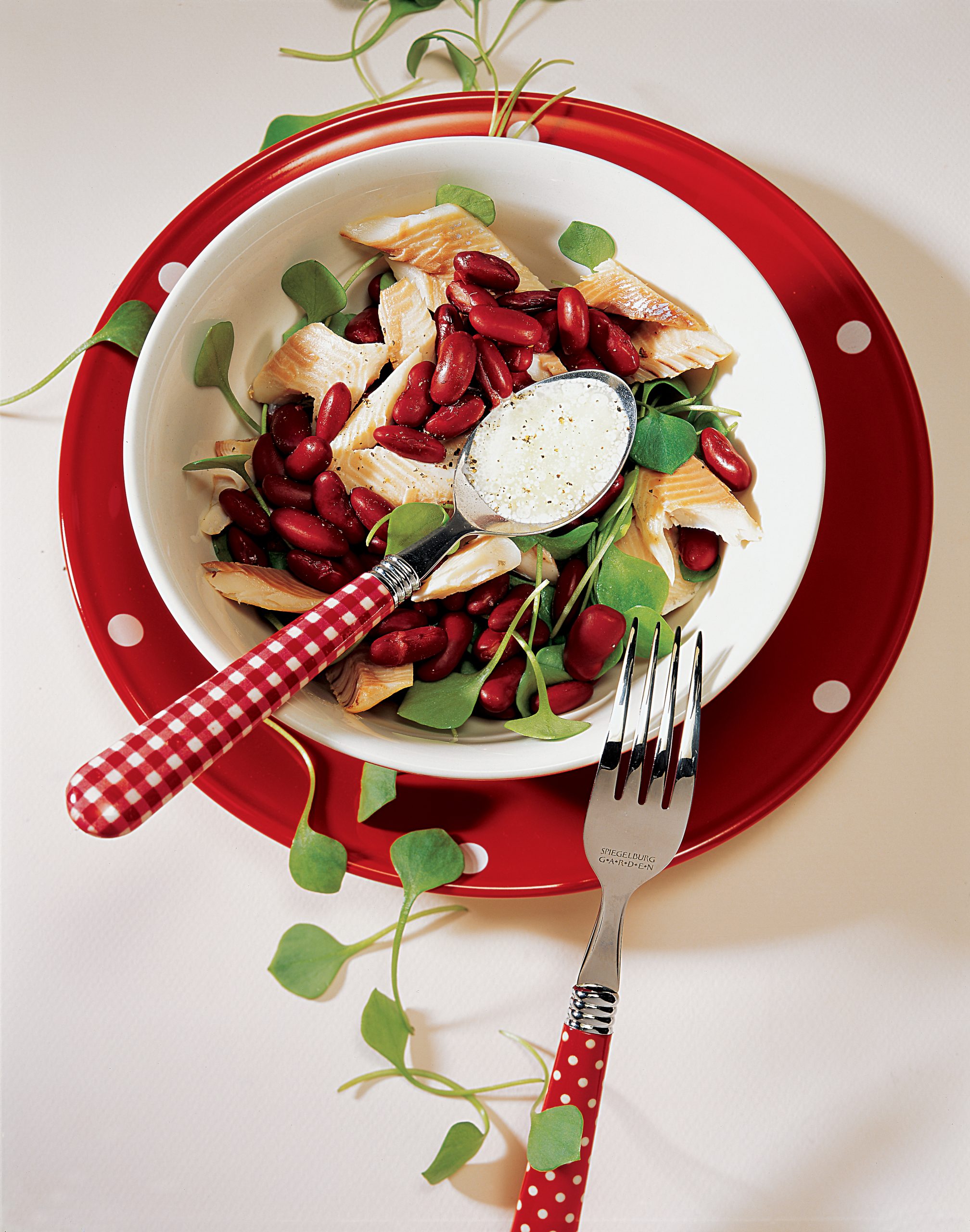 Salade de haricots rouges au poisson