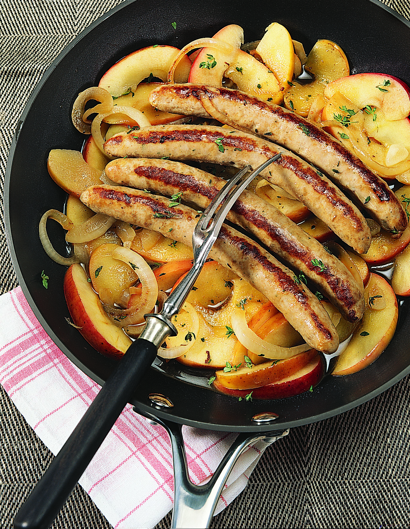 Saucisses grillées sauce piquante