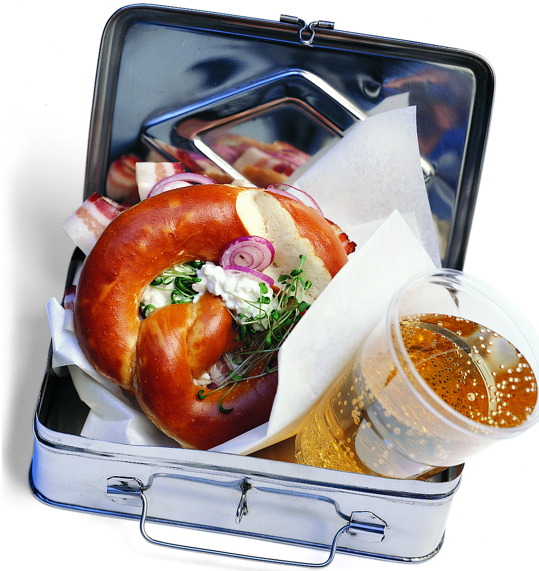 Bretzel au lard fumé et au cottage cheese