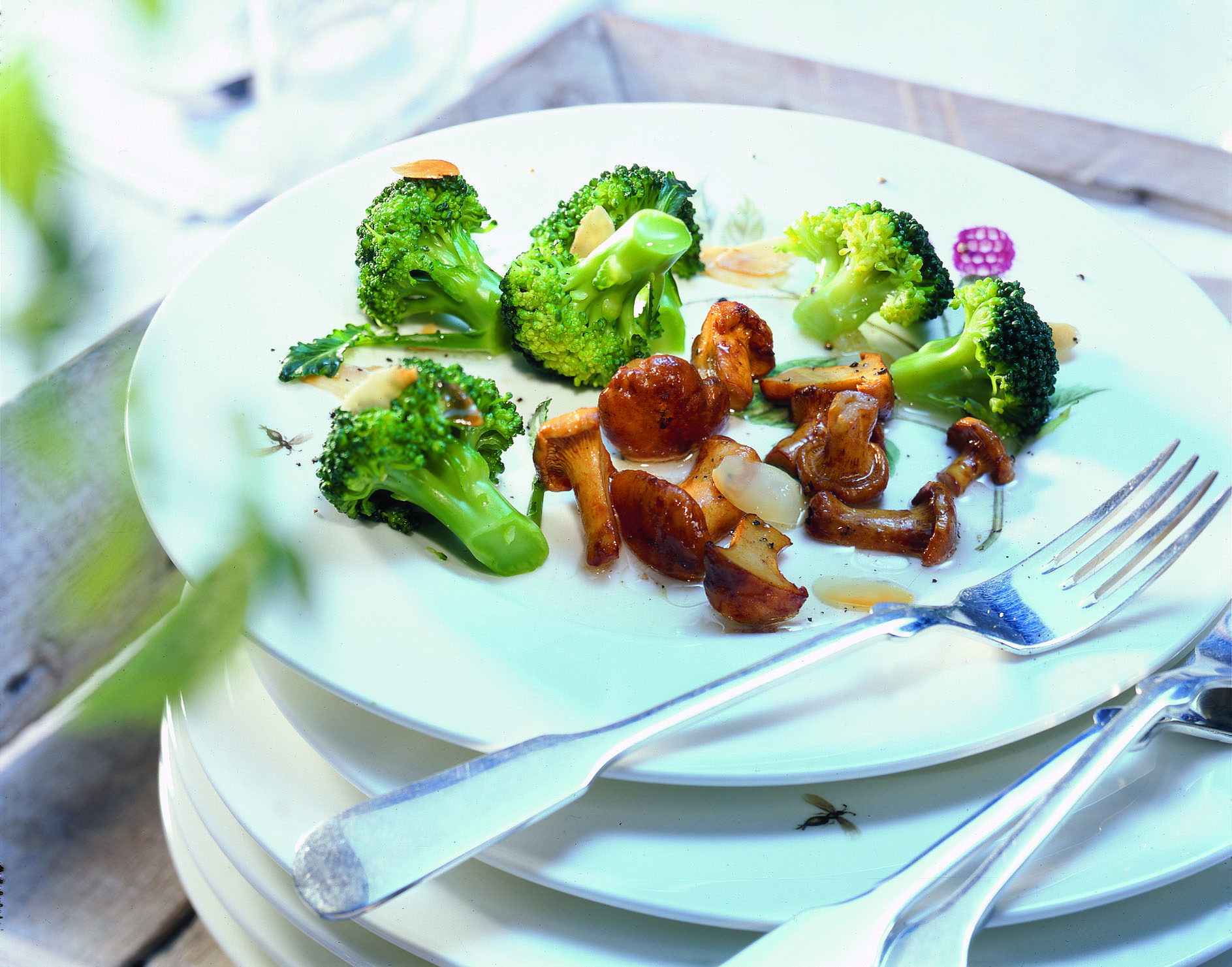 Broccolisalat mit Eierschwämmchen