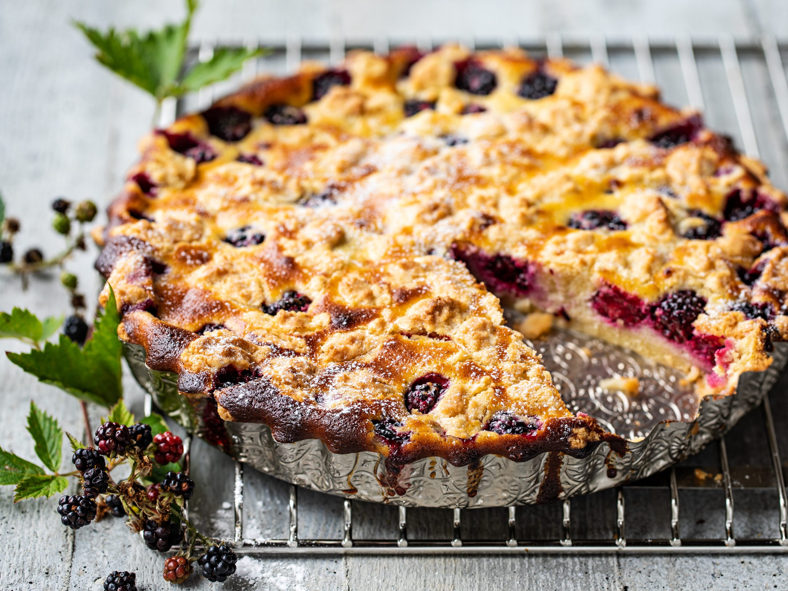 Brombeer-Cheesecake mit Streuseln