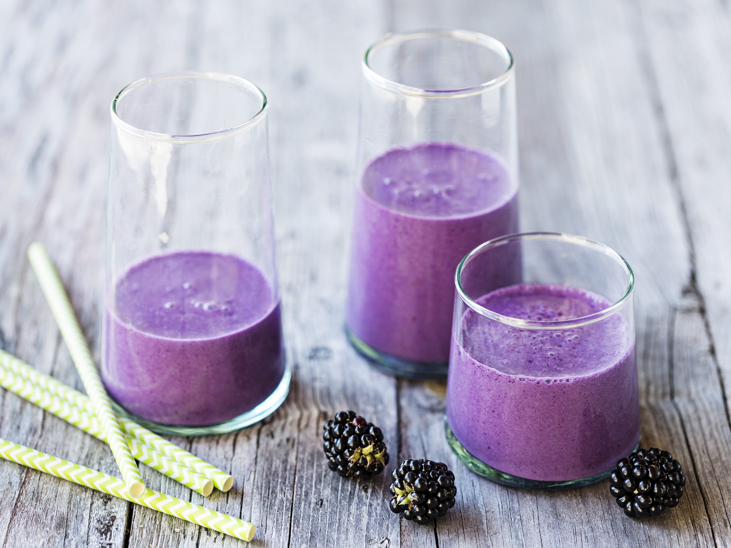 Smoothie mûres-chou rouge