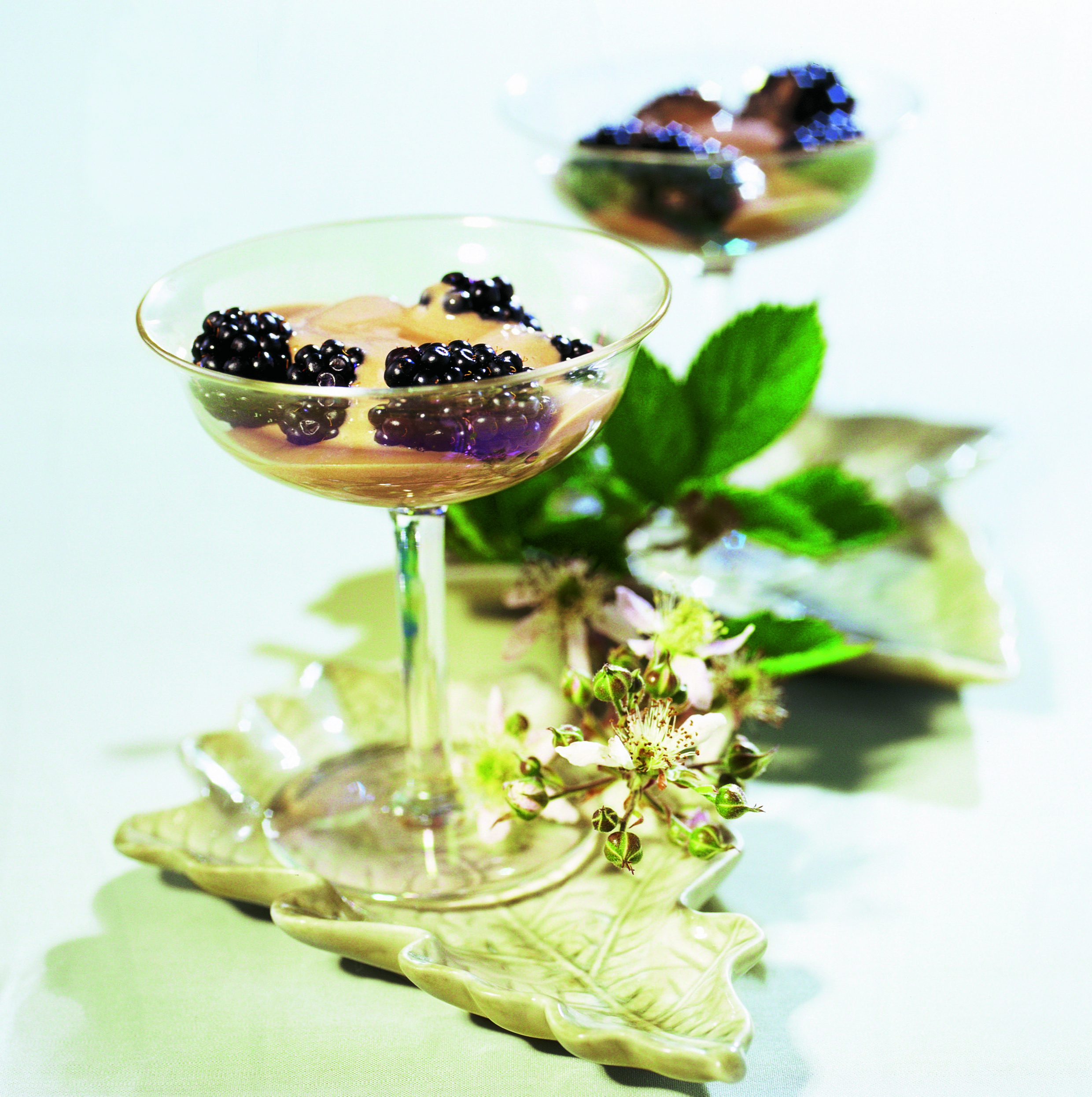 Brombeeren mit Rotwein-Sabayon