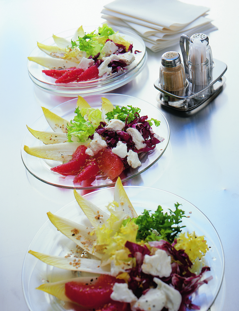 Salade endive-pamplemousse au fromage frais (type féta)