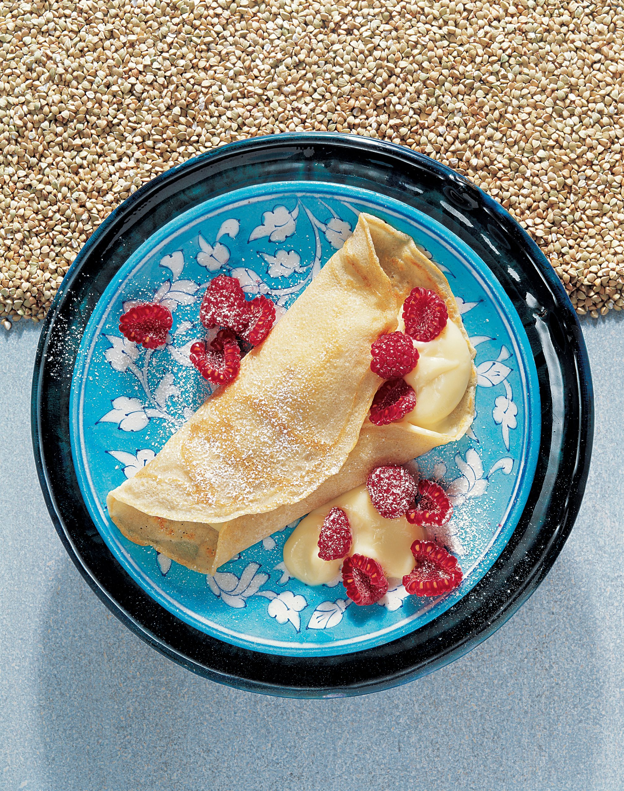 Crêpes au sarrasin crème pâtissière et petits fruits