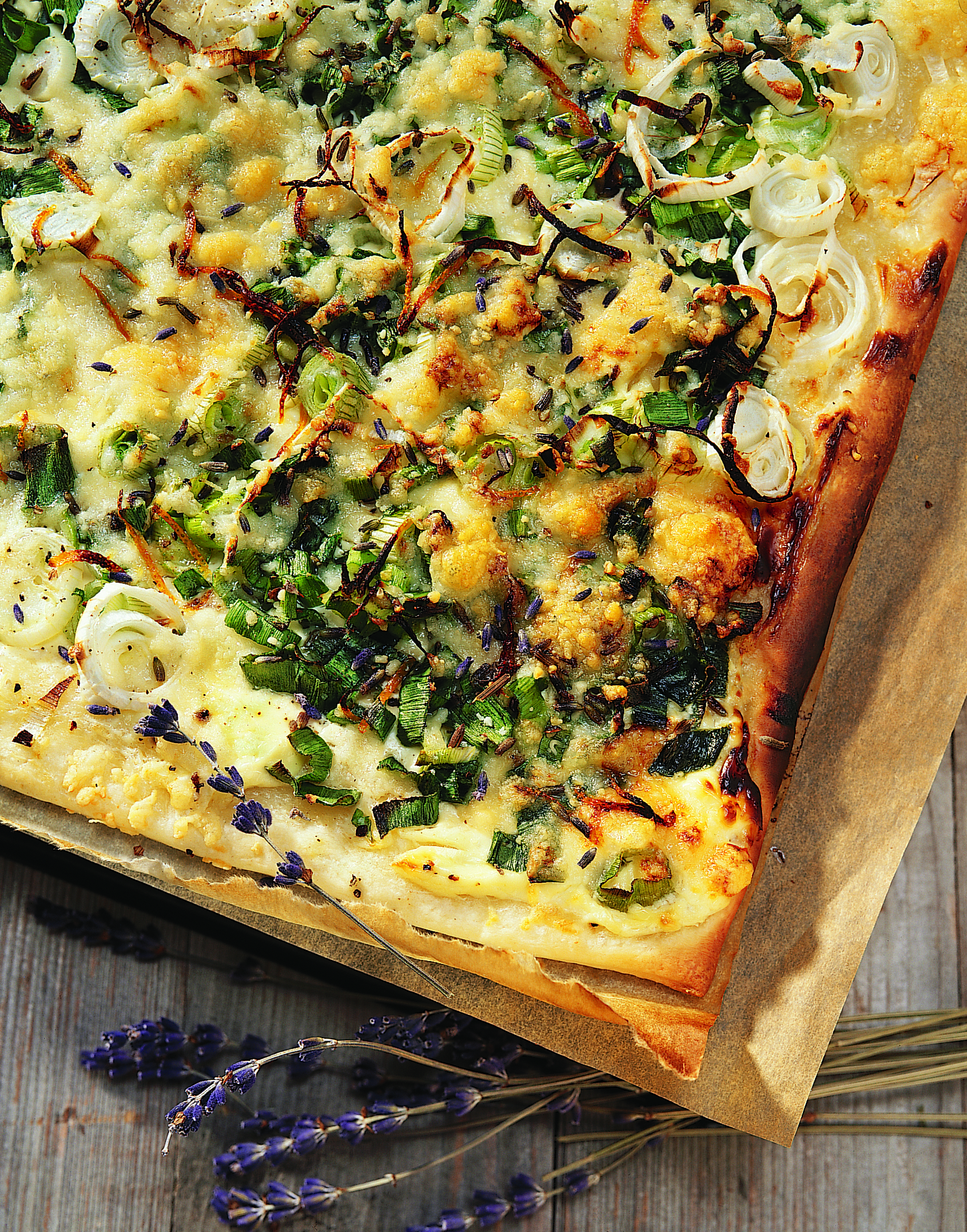 Bundzwiebel-Lavendel-Tarte