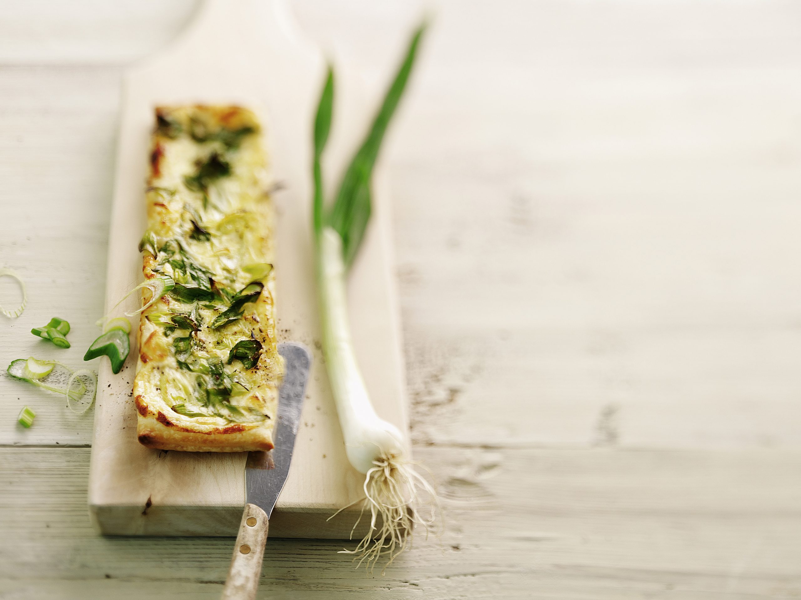Bundzwiebel-Tartelettes