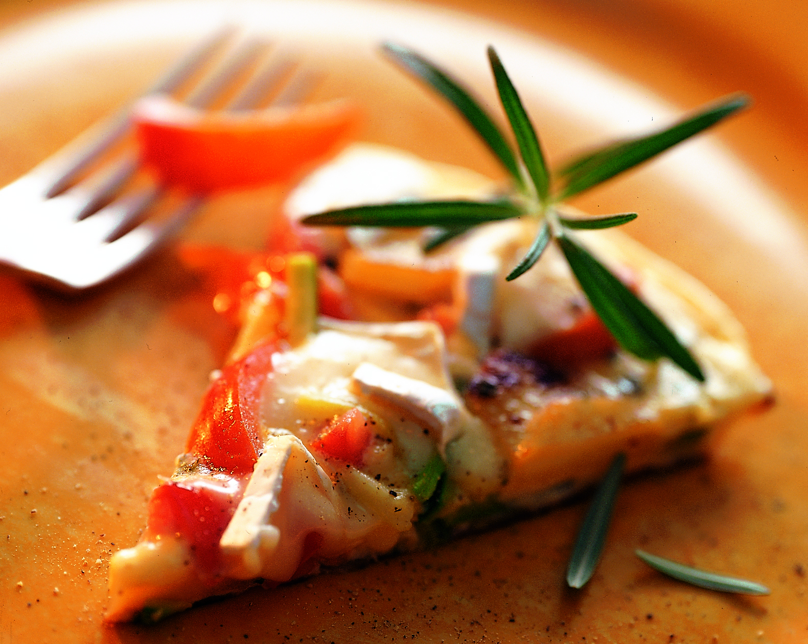 Bunte Camembert-Frittata