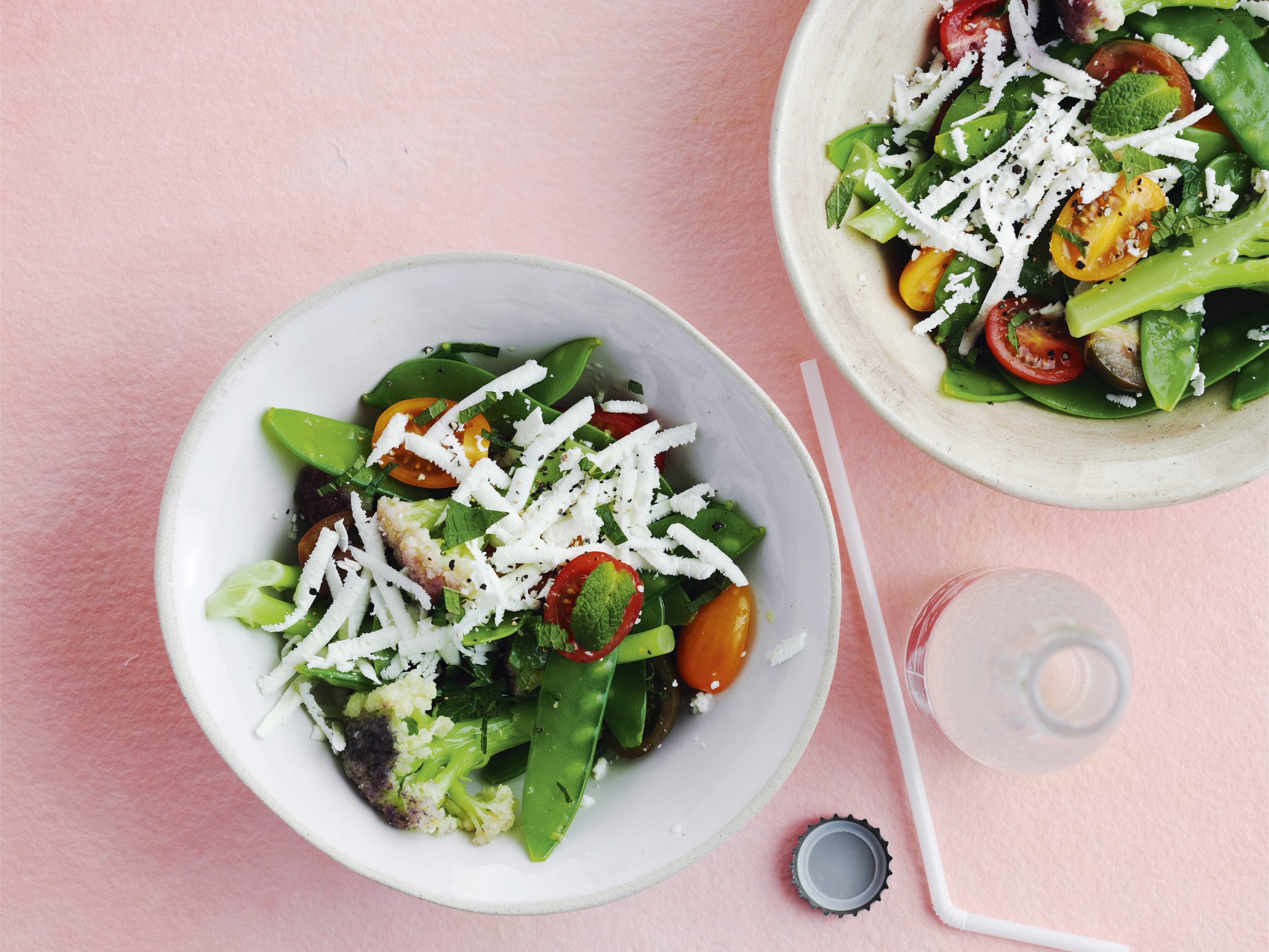 Bunter Salat mit Frischkäse