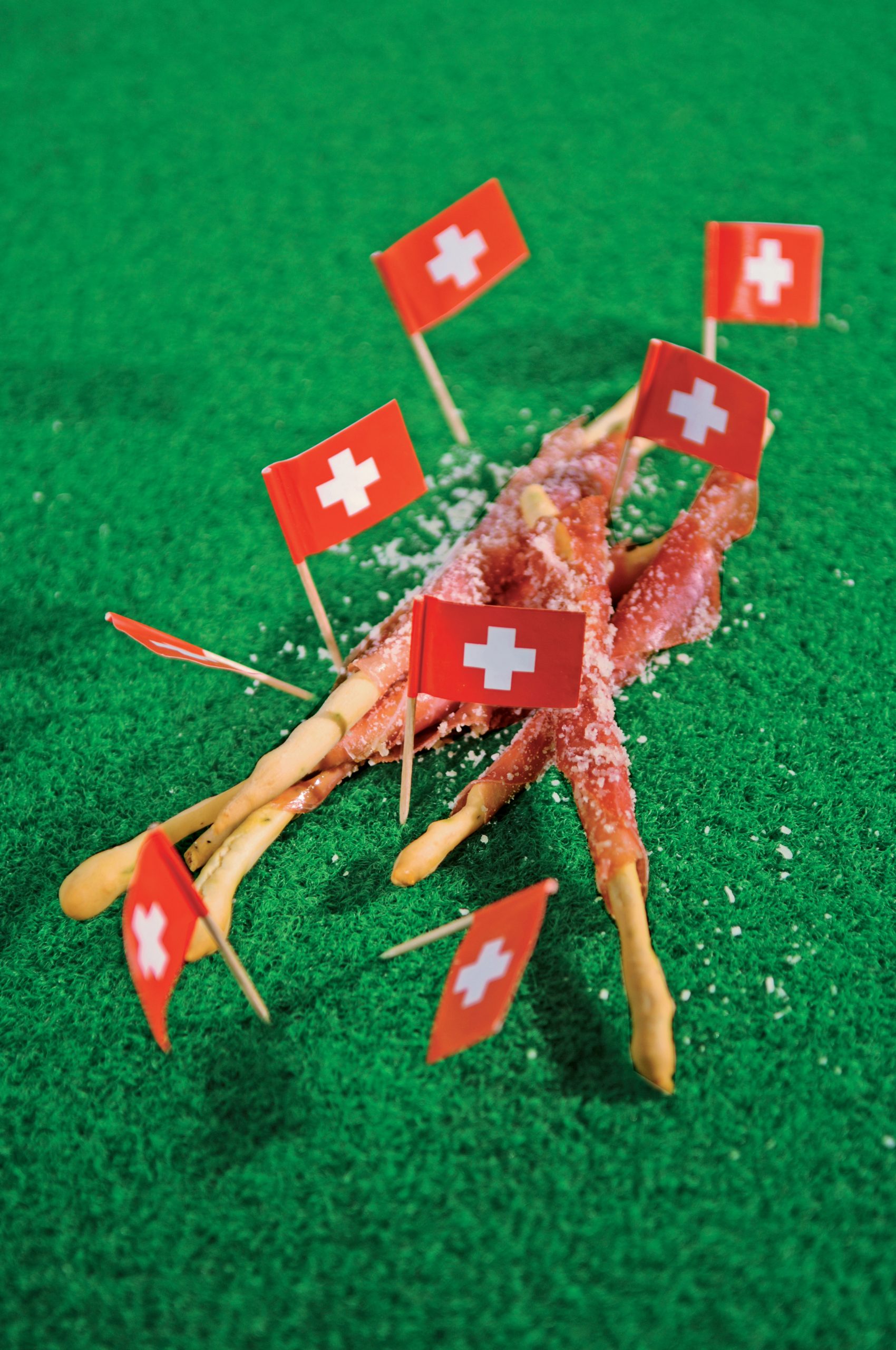 Buttergrissini im Rohschinken-Käsemantel