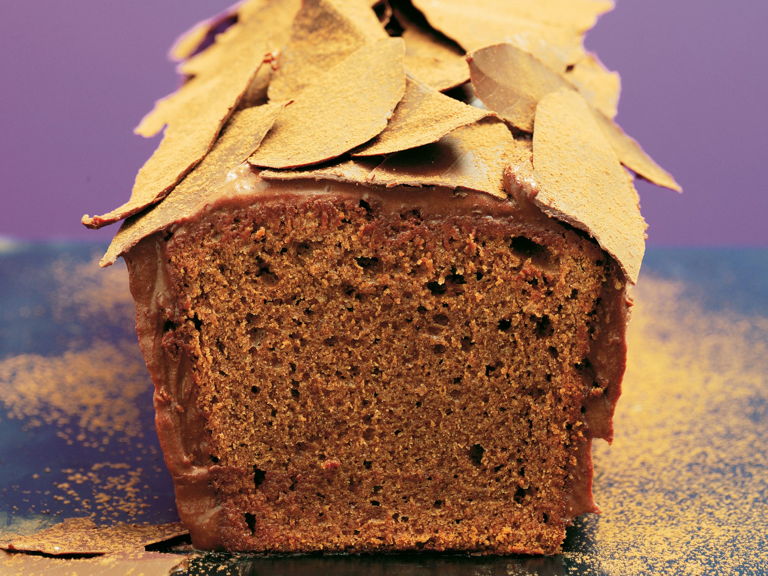 Cake mit Schokoladenblättern