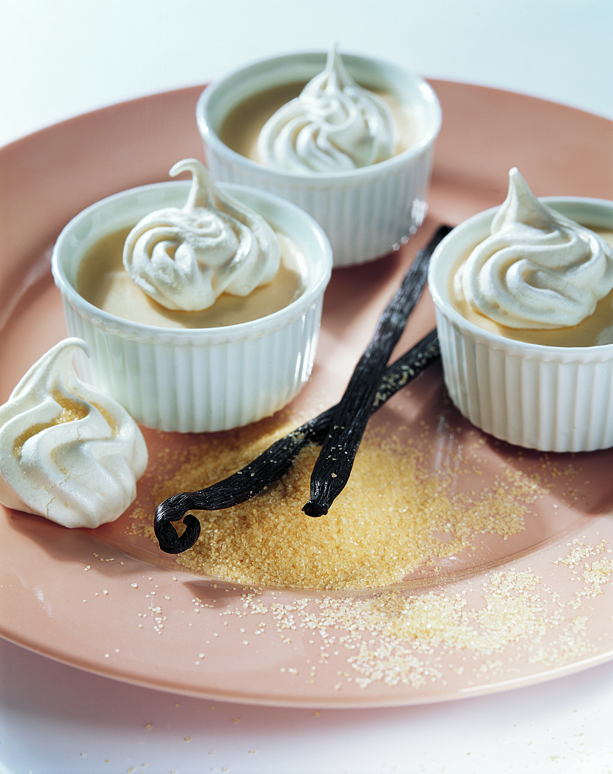 Mousse au caramel coiffée d'un nuage blanc
