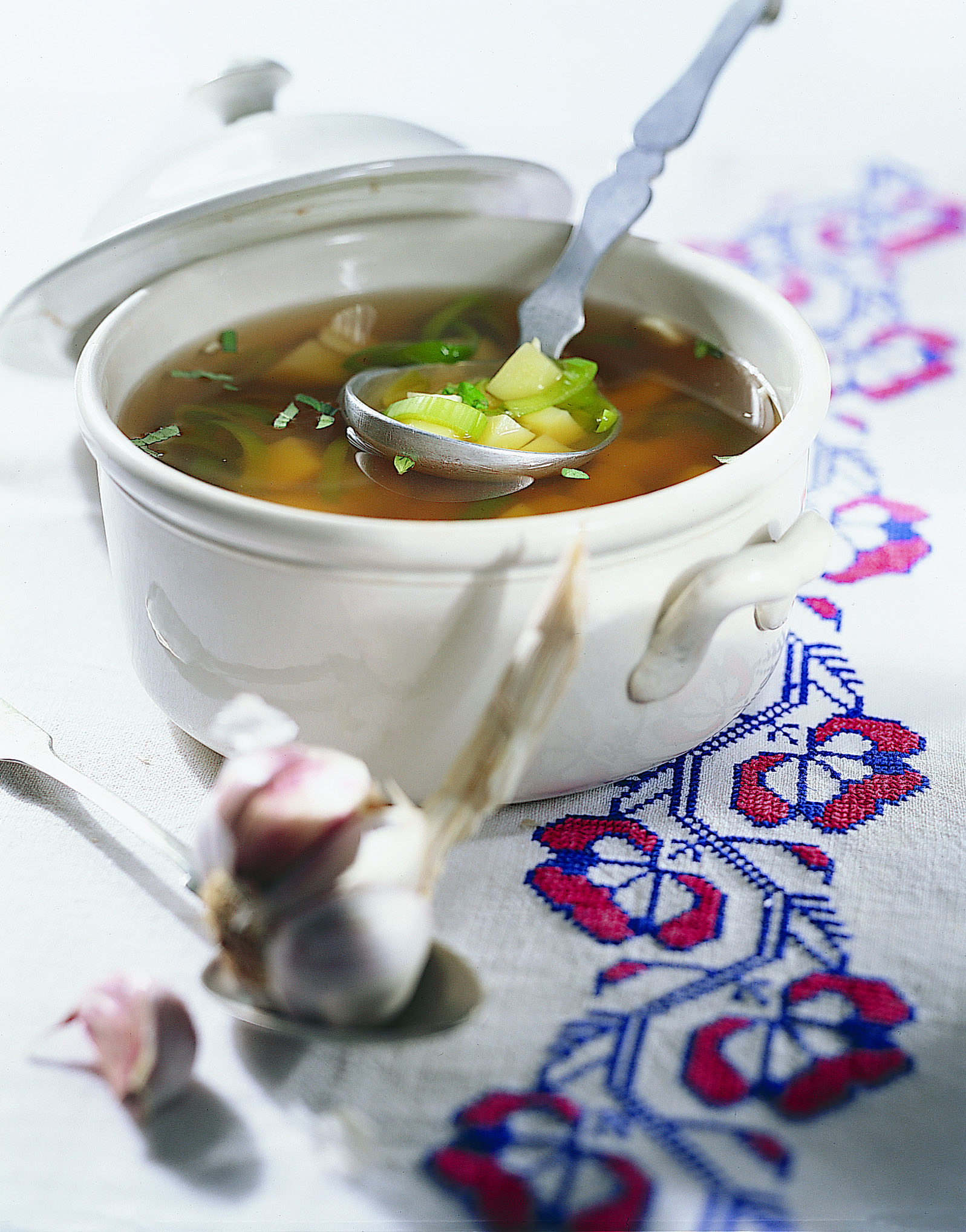 Cesnecka (potage à l'ail)