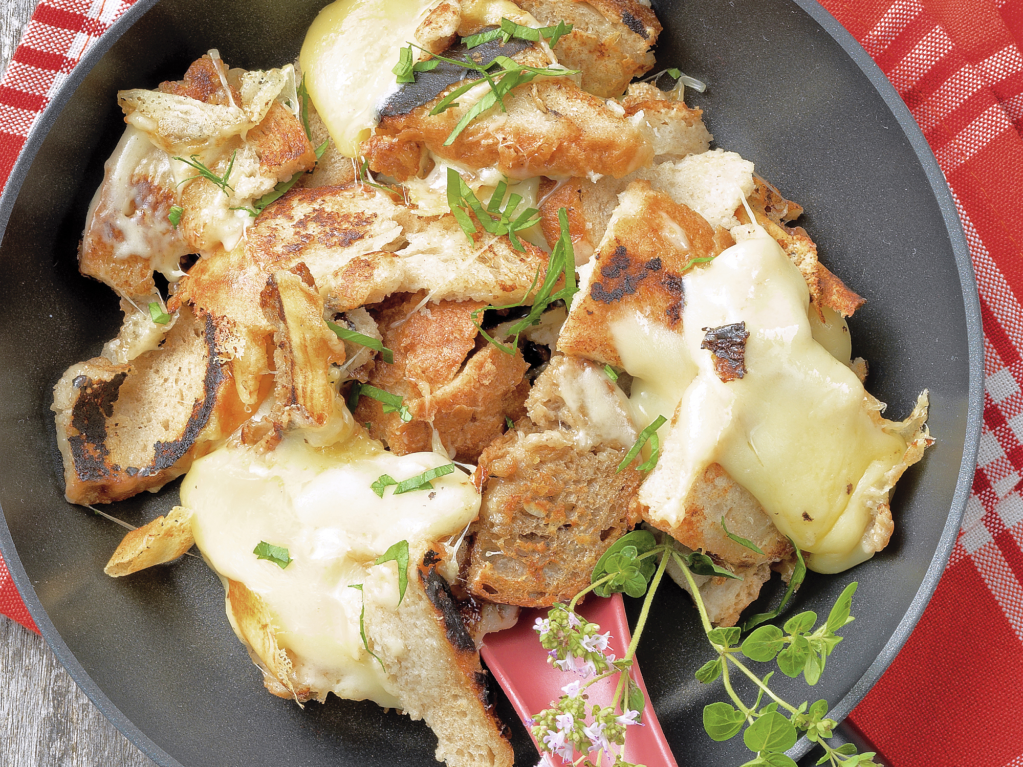 Chäsgezank (croûtes dorées au fromage)