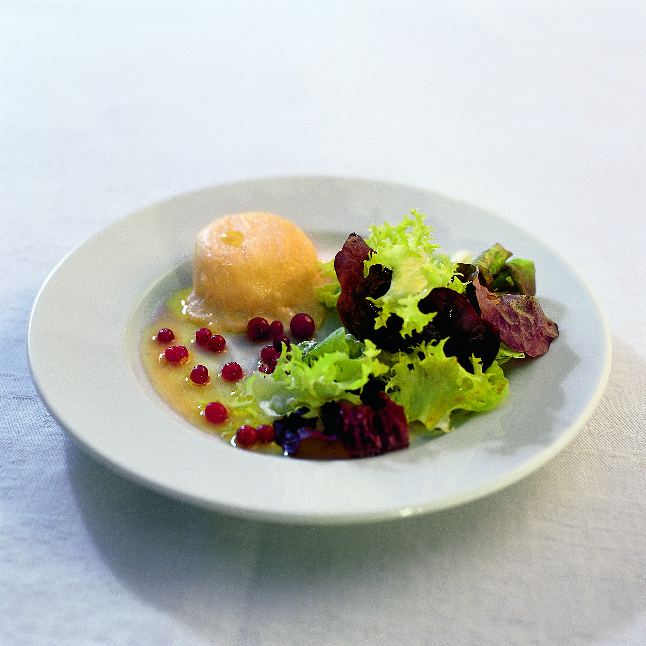 Chèvre chaud mit Preiselbeervinaigrette