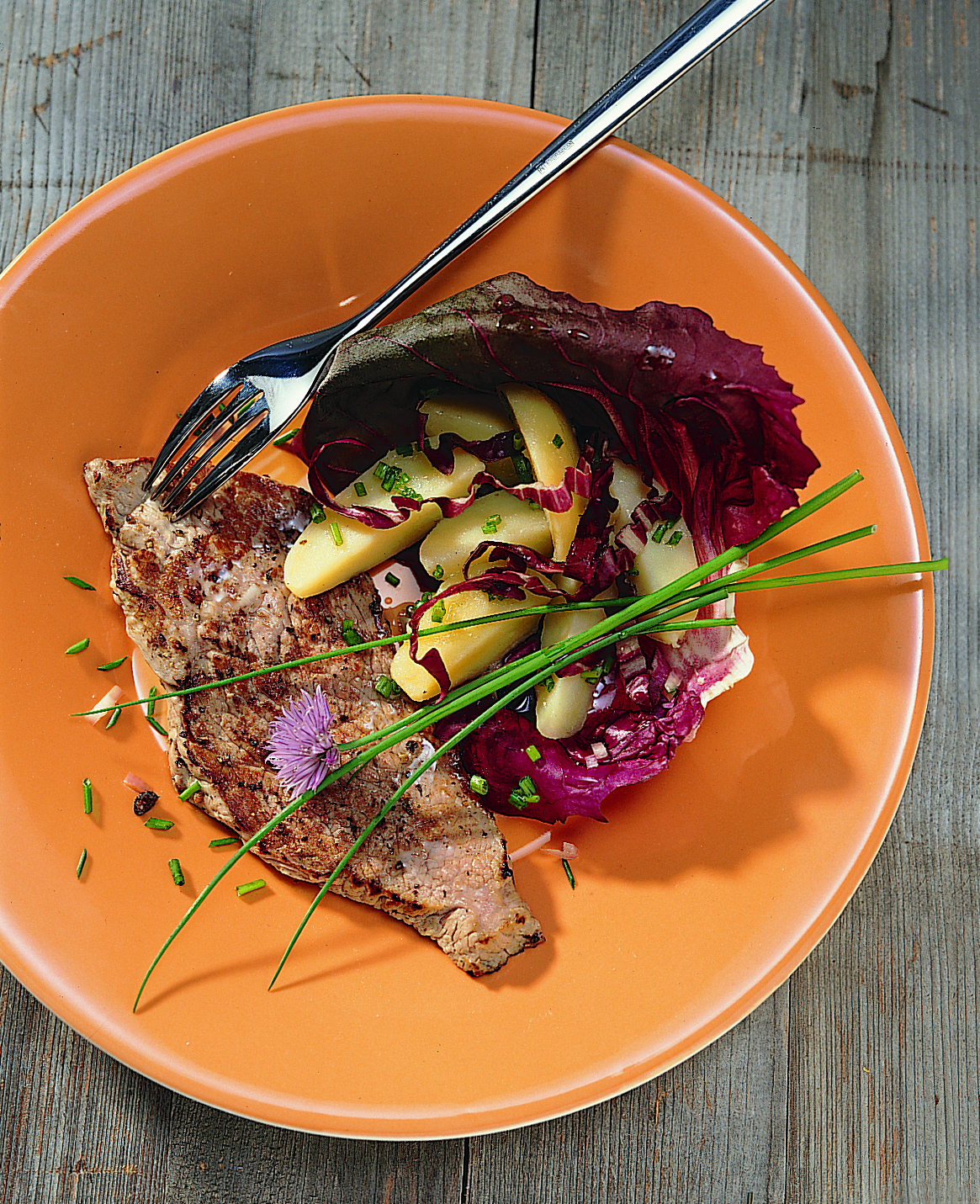 Escalopes de veau salade trévise et pommes de terre