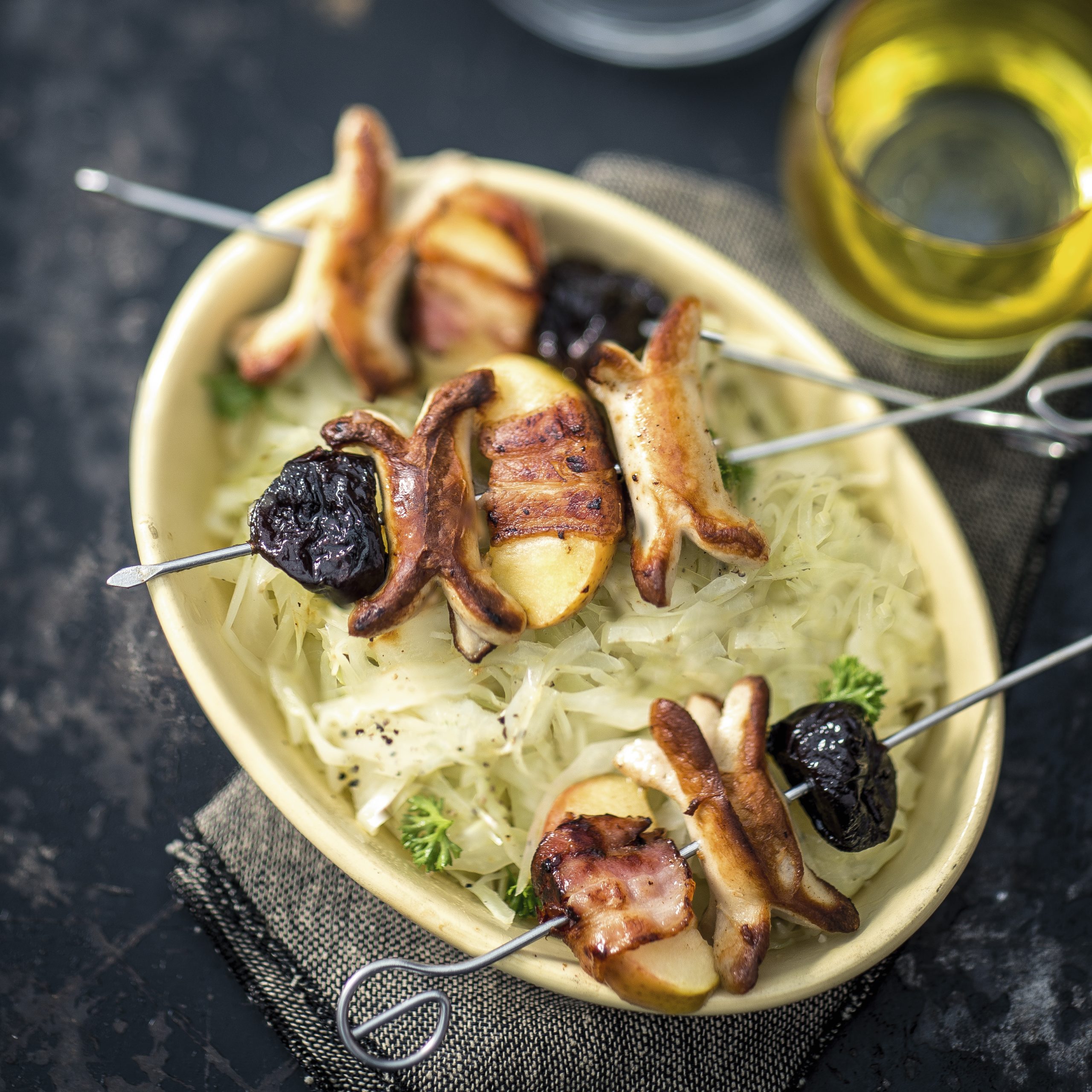 Brochettes de cipollata et salade de chou