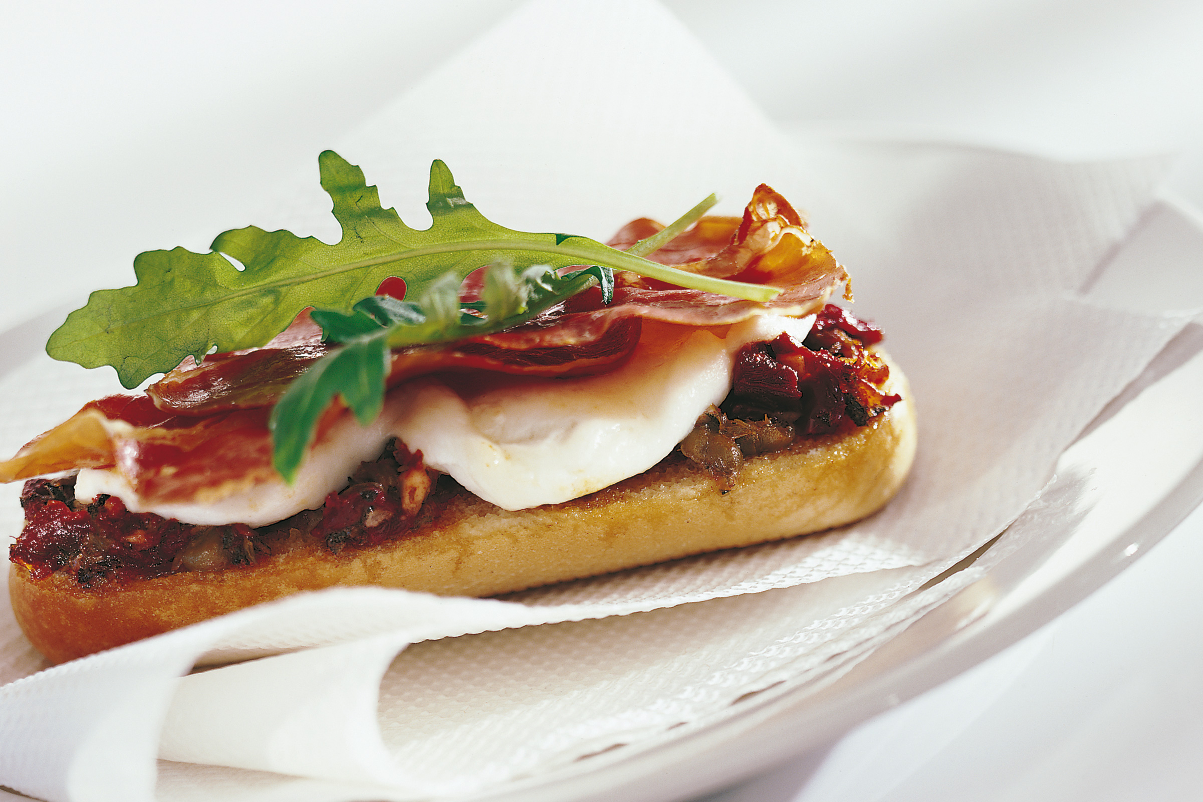 Crispy-Rohschinken-Baguette