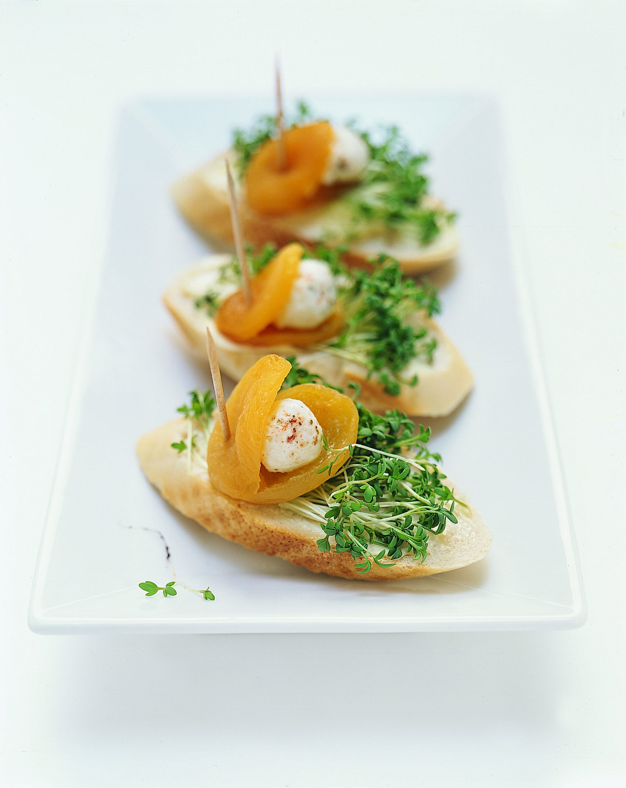 Crostini mit Frischkäse und Aprikosen