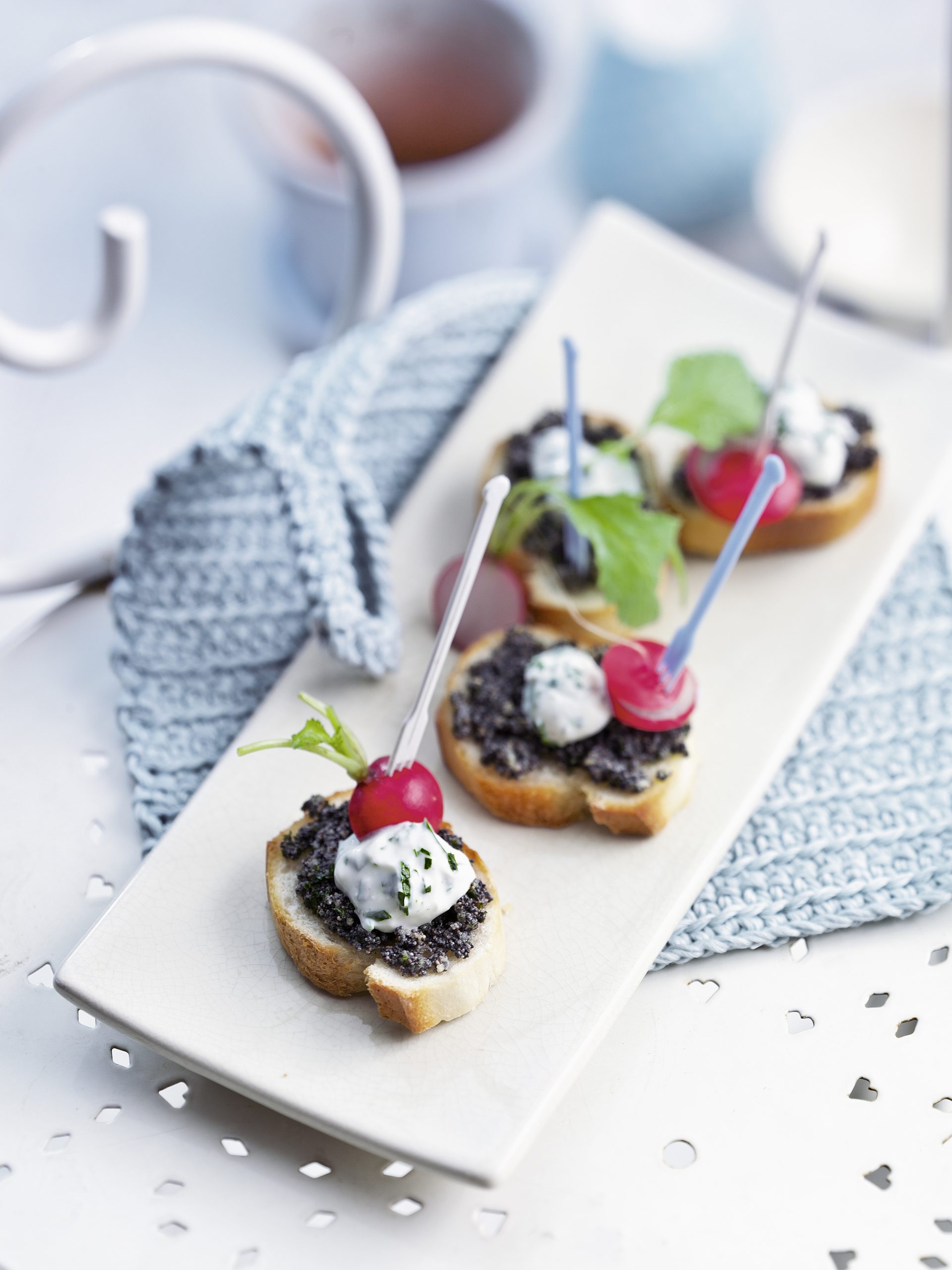 Crostini mit Mohnpesto