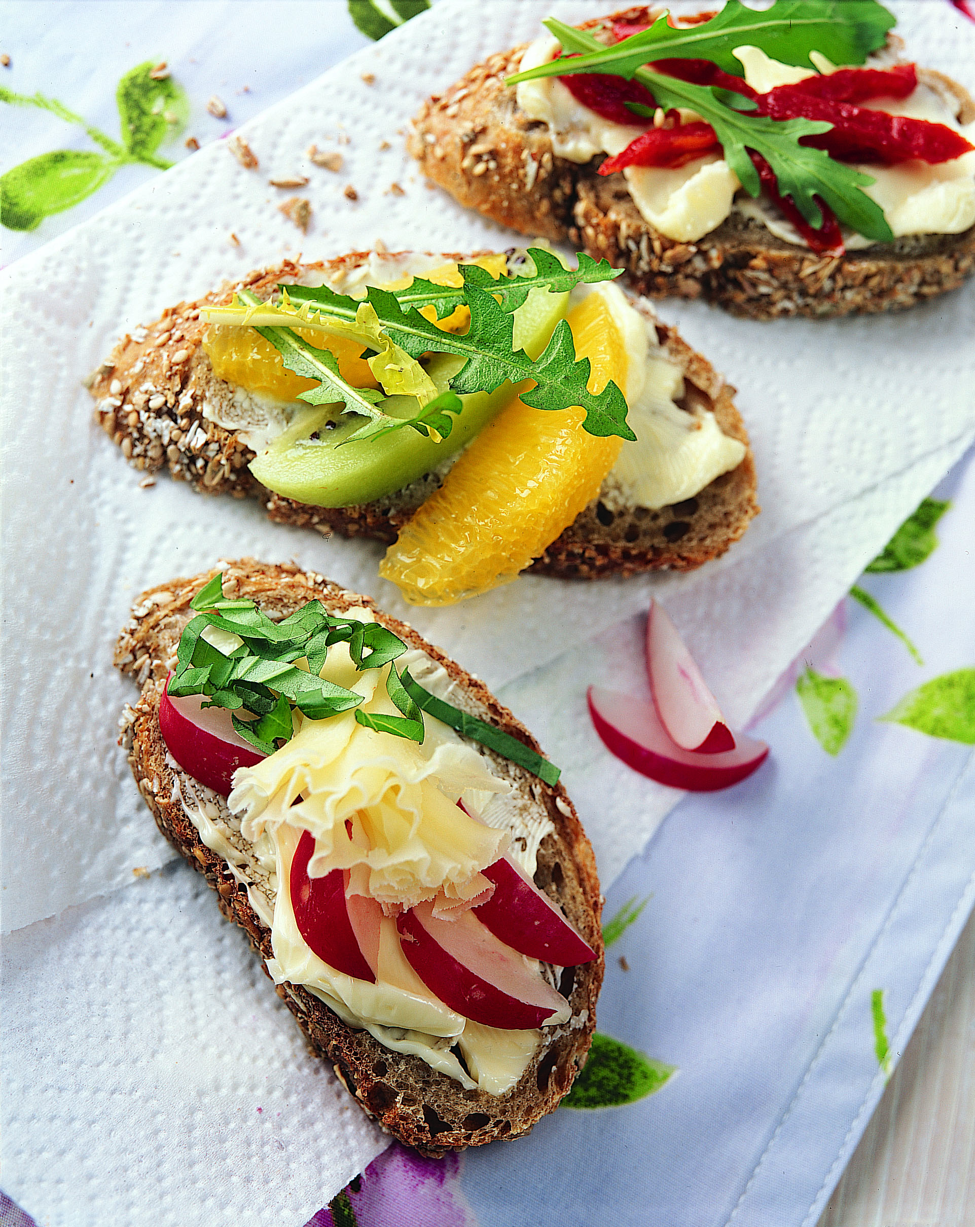Dreierlei Butterbrote mit Frühlingskräutern