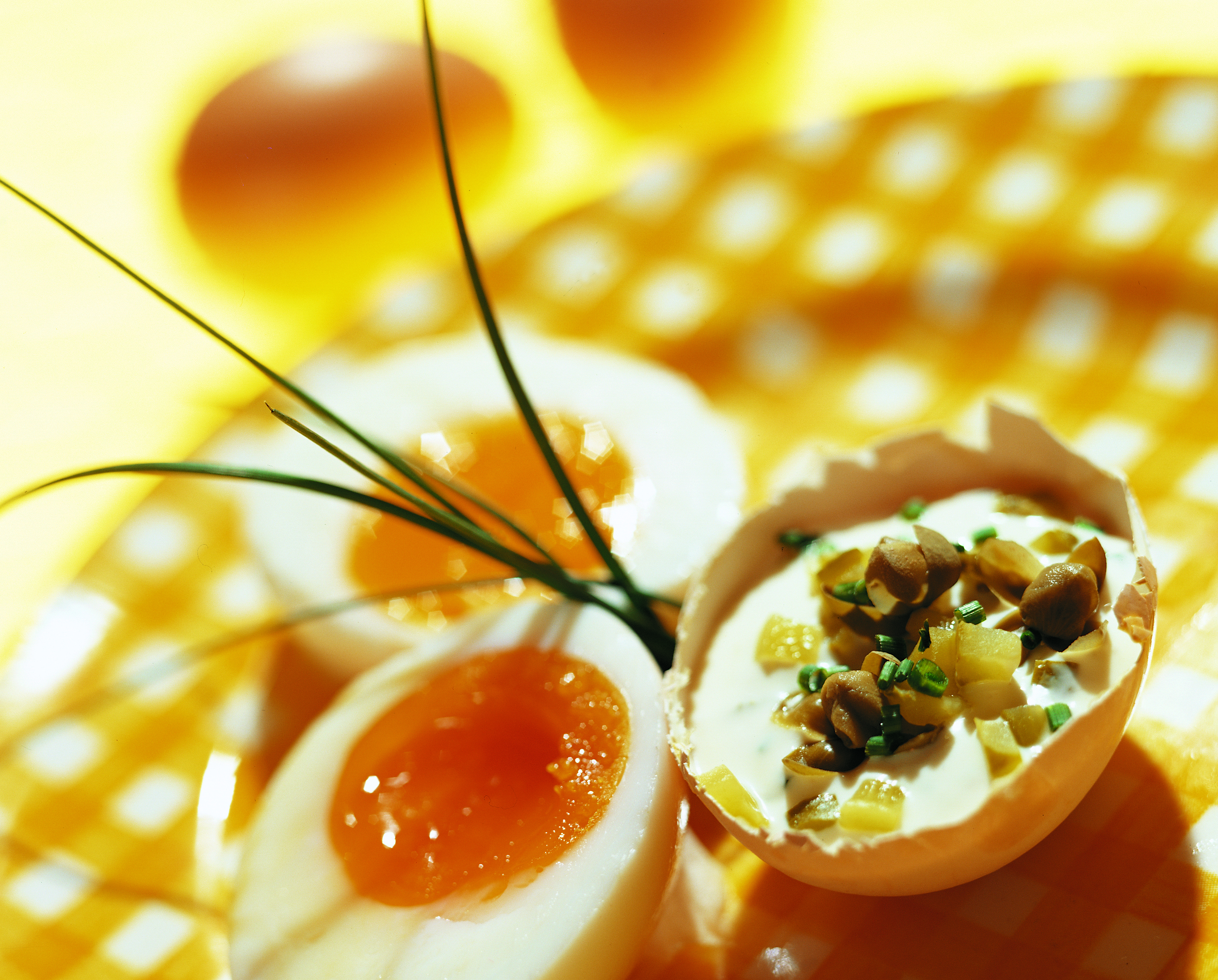 Eier an Forellen-Pesto