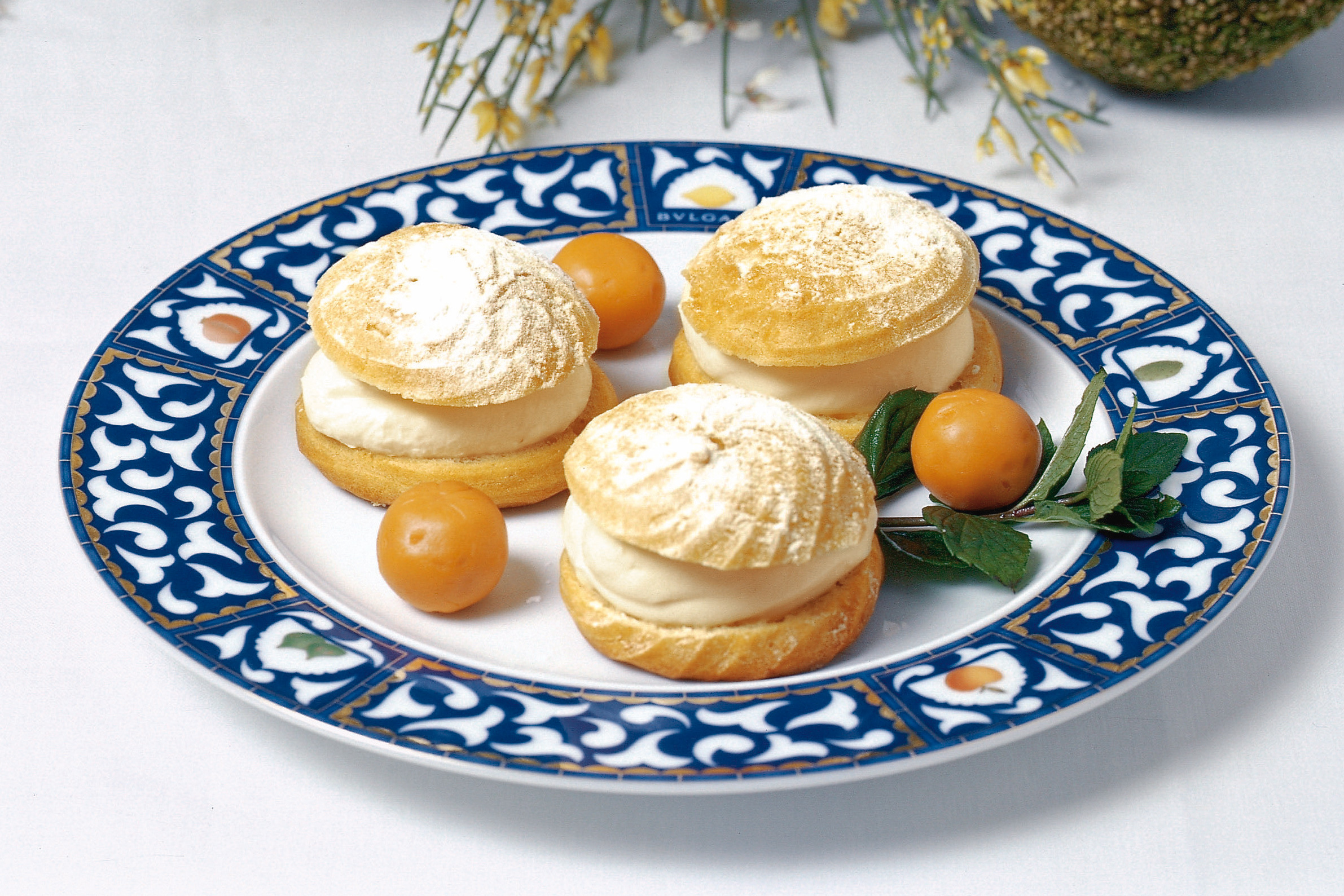 Petits choux à la liqueur aux oeufs