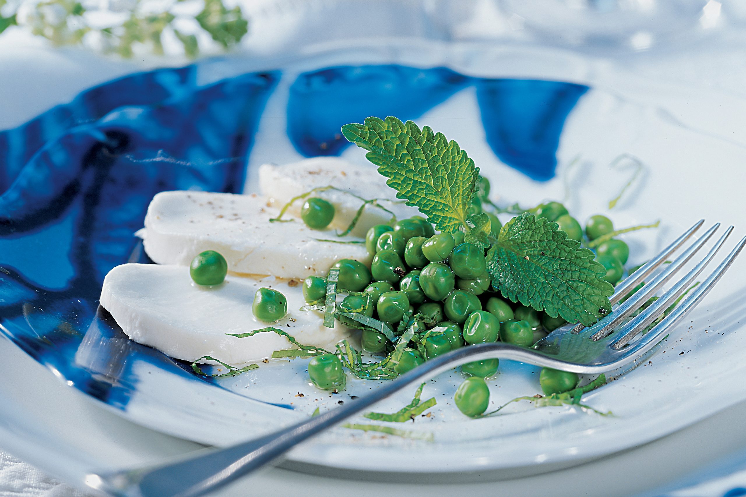 Mozzarella et salade de petits pois