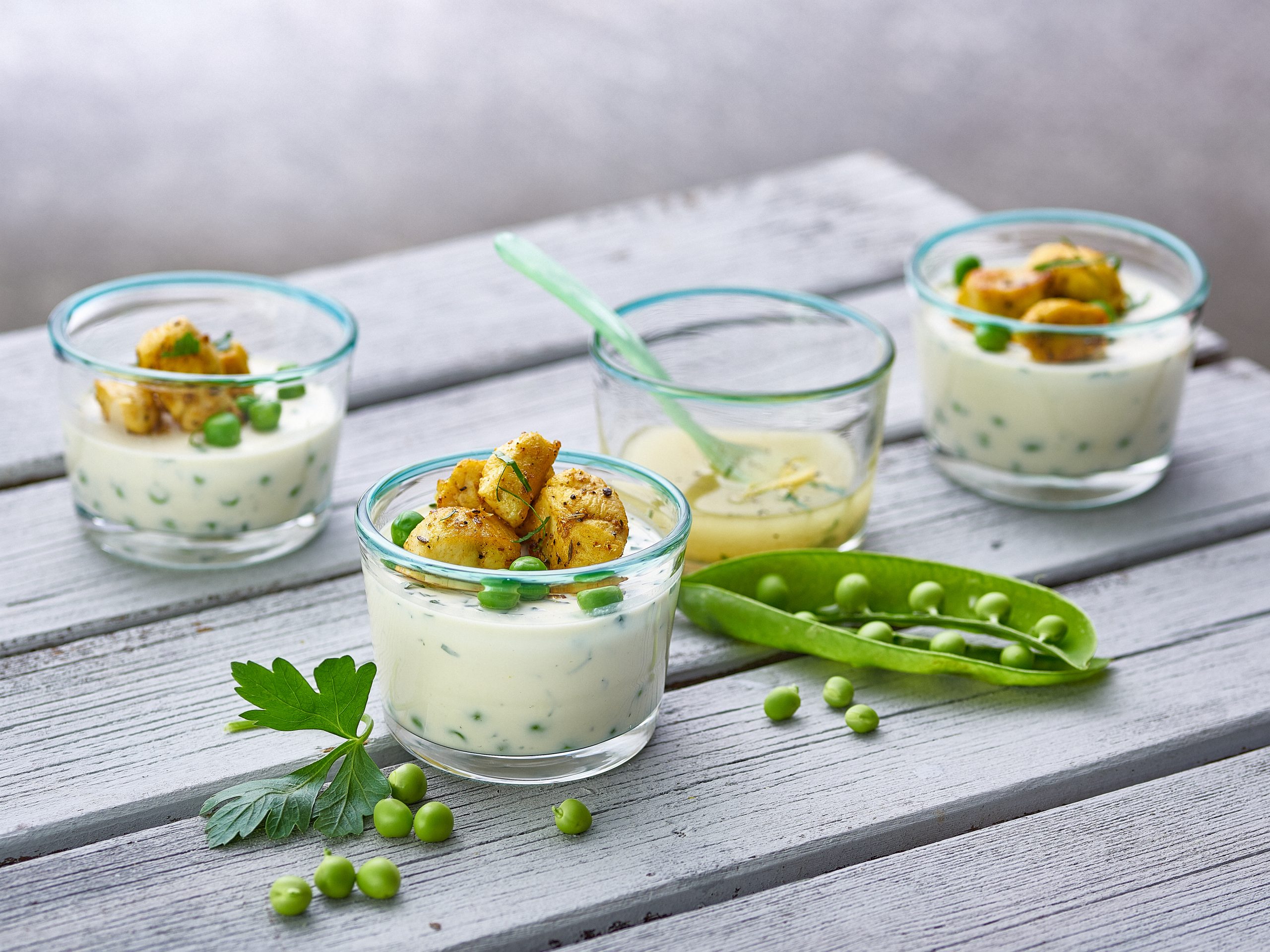 Panna cotta aux petits pois, poulet et vinaigrette au citron