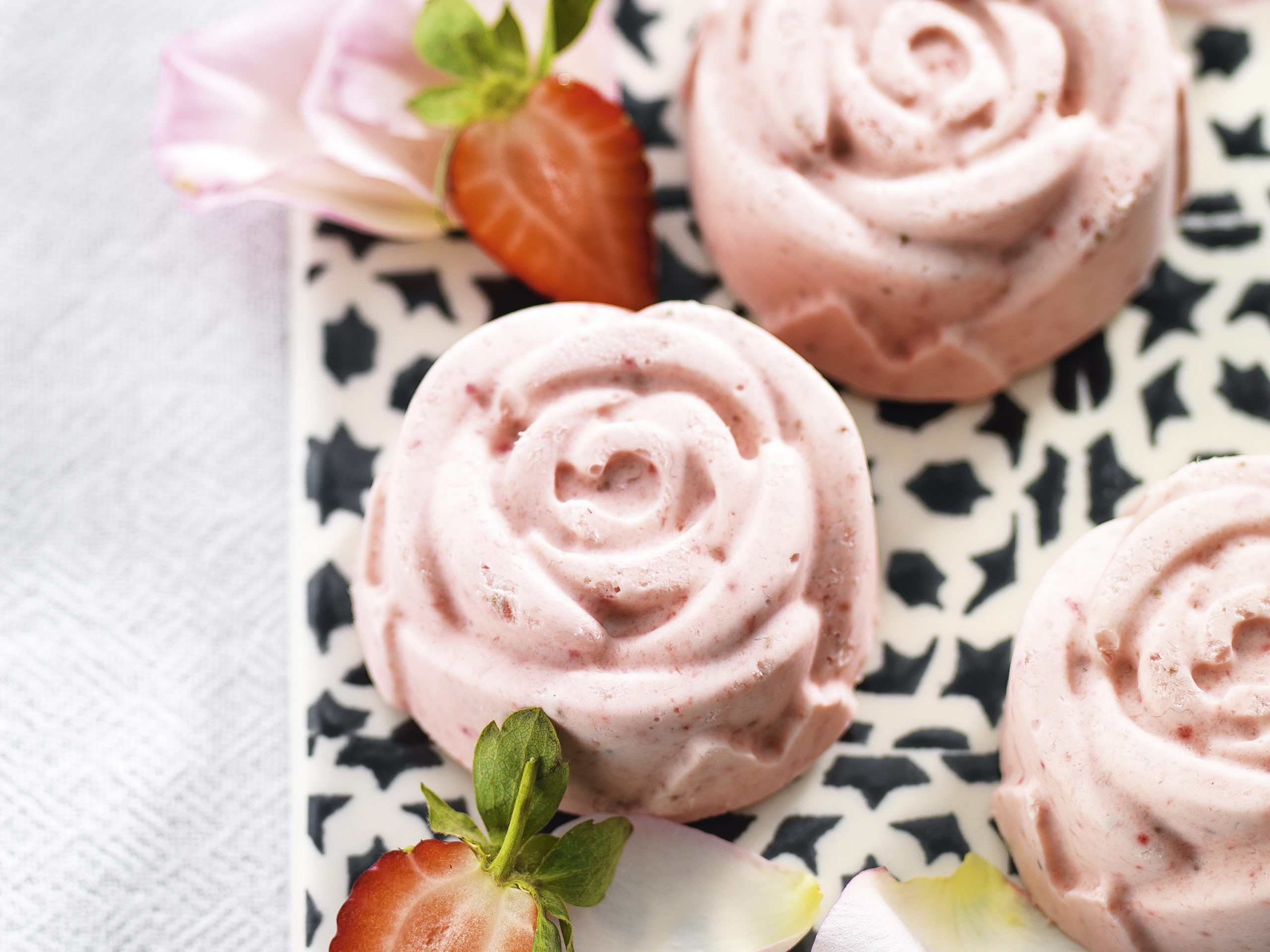Erdbeer-Glace-Rosen