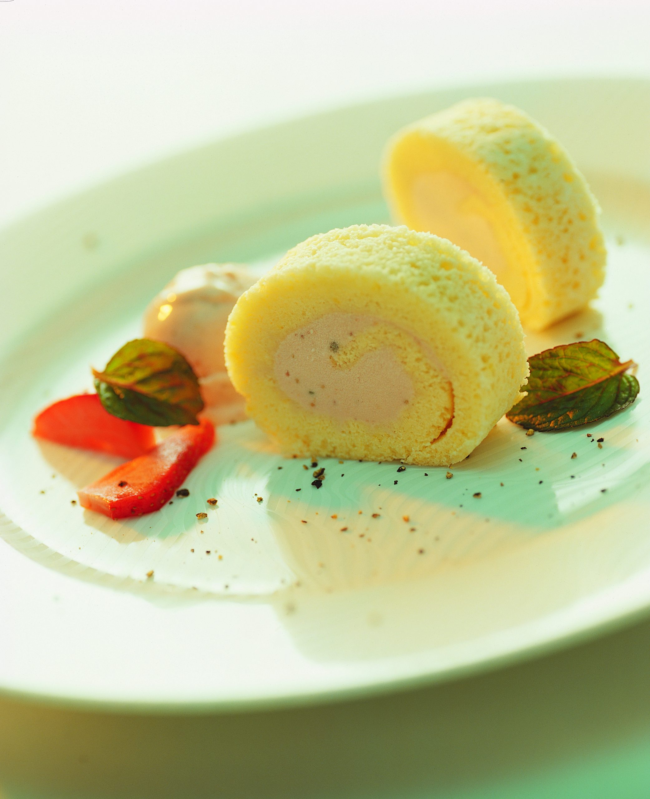 Roulades de fraises glacées à la menthe