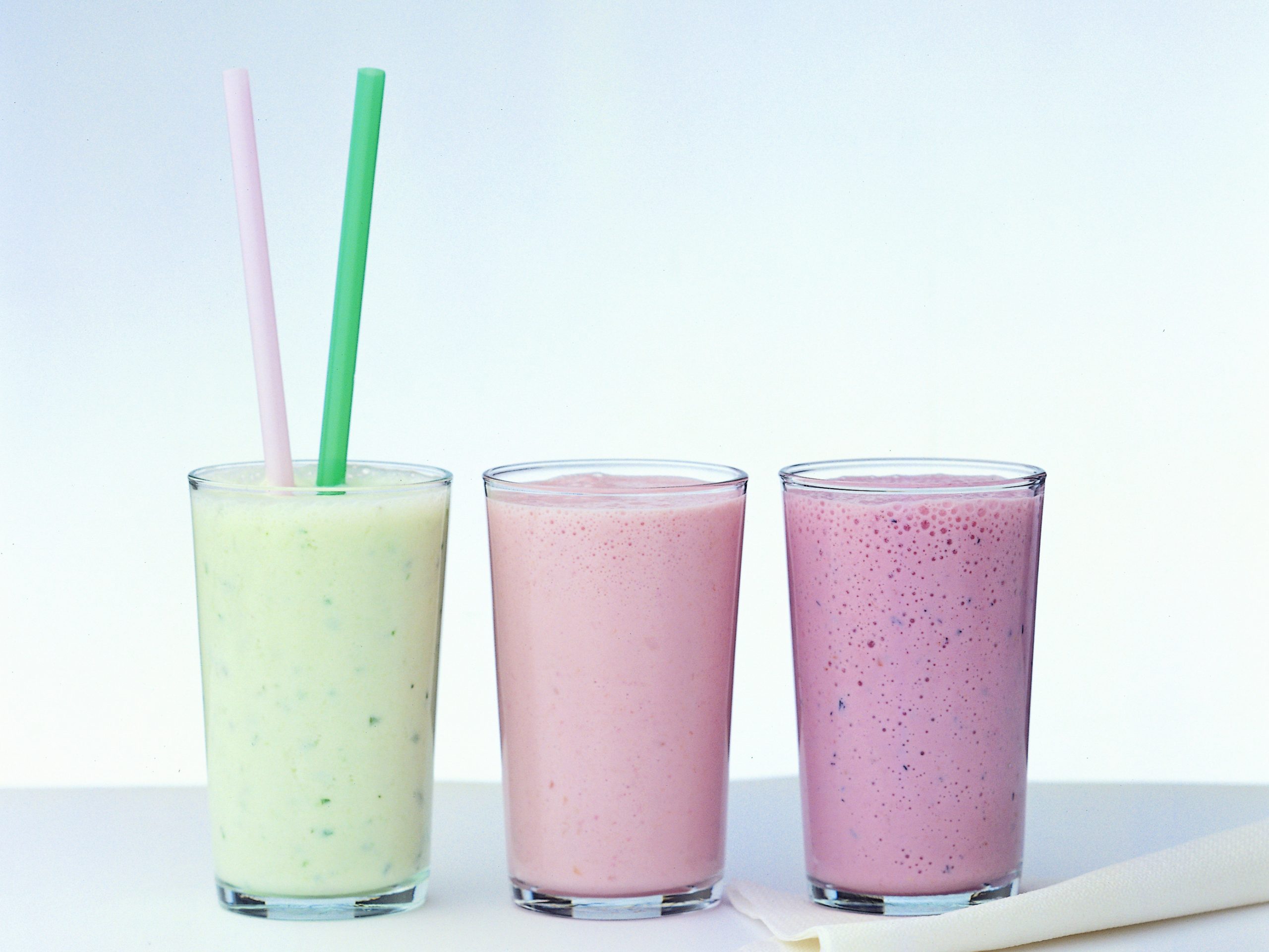 Farbige Milchdrinks
