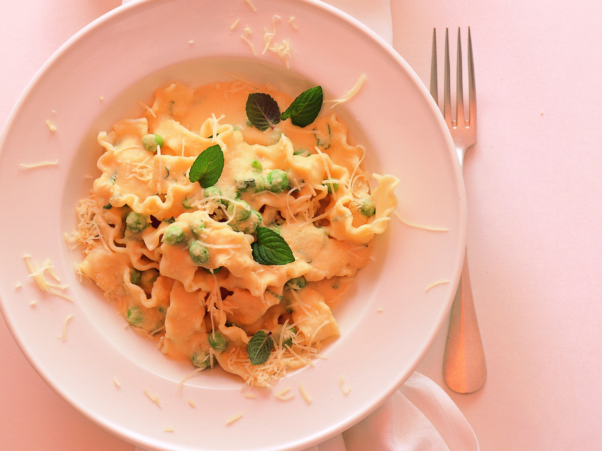 Fettuccine an Kichererbsen-Joghurt-Sauce