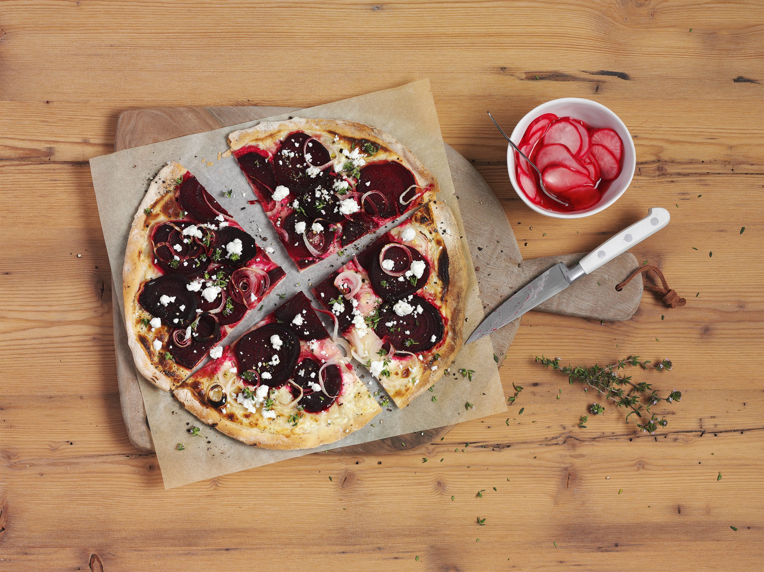 Flammkuchen vegetarisch mit Randen