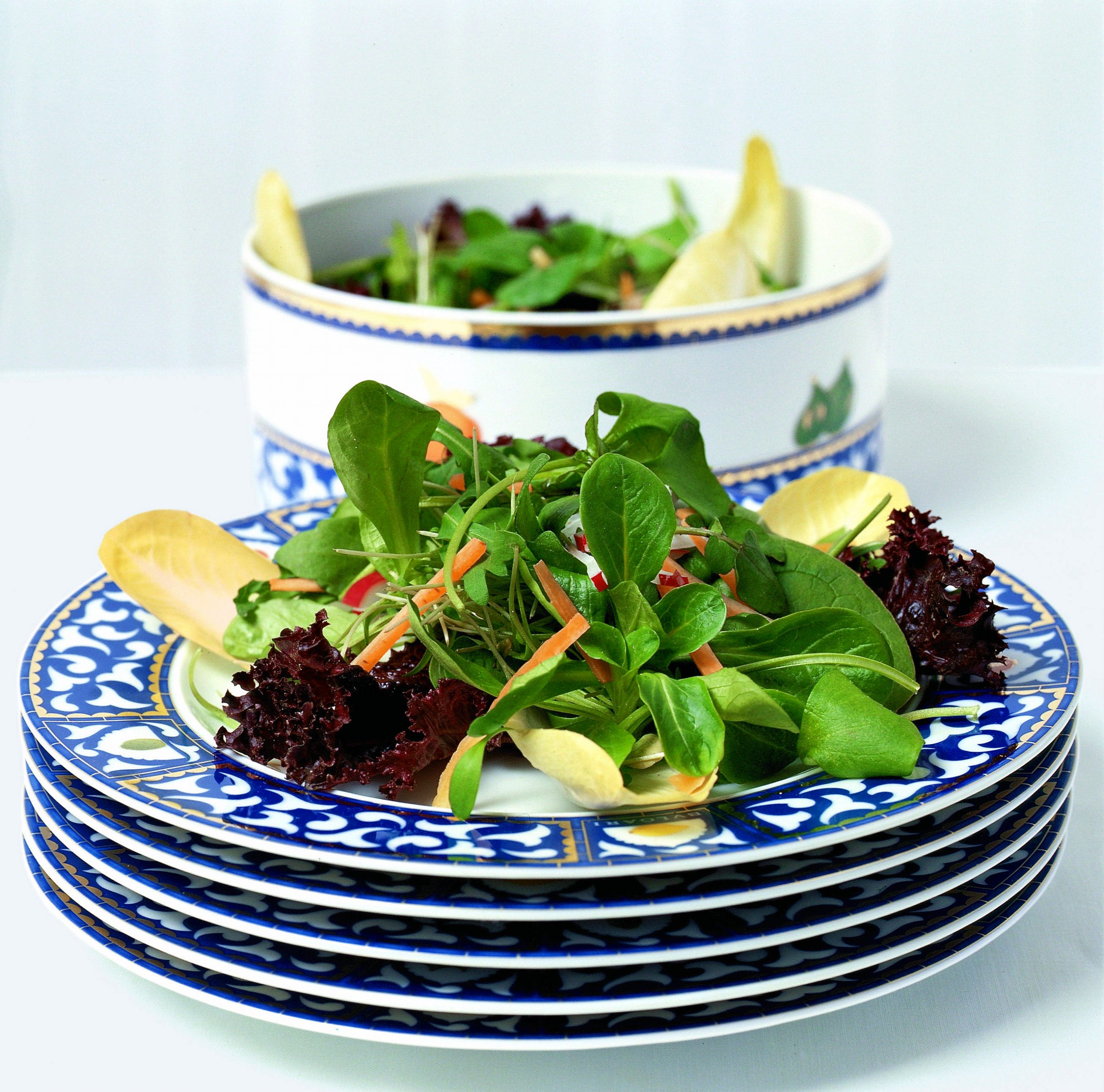 Salade de printemps et vinaigrette aux oeufs