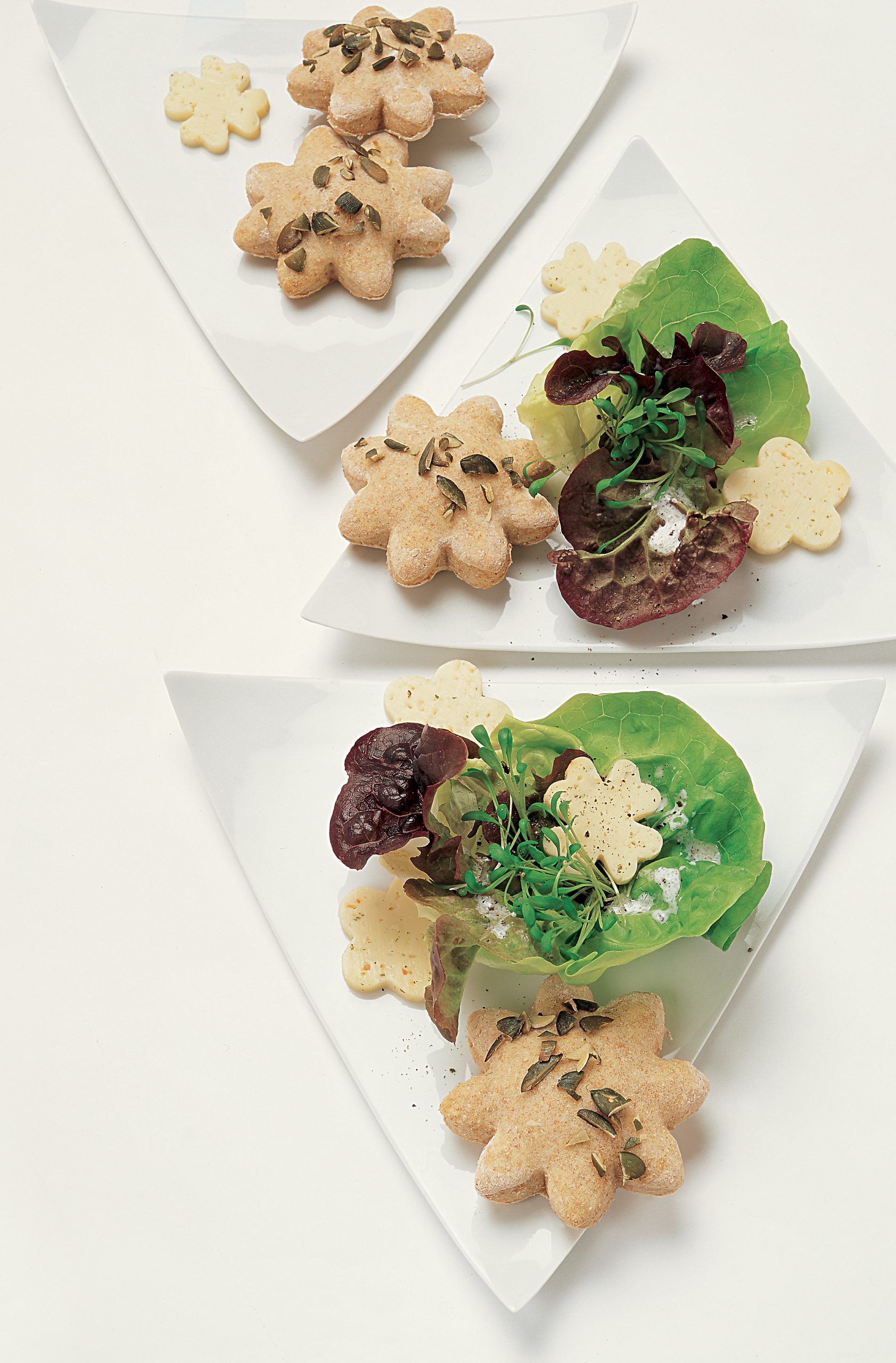 Salade printanière et ses fleurs de pain