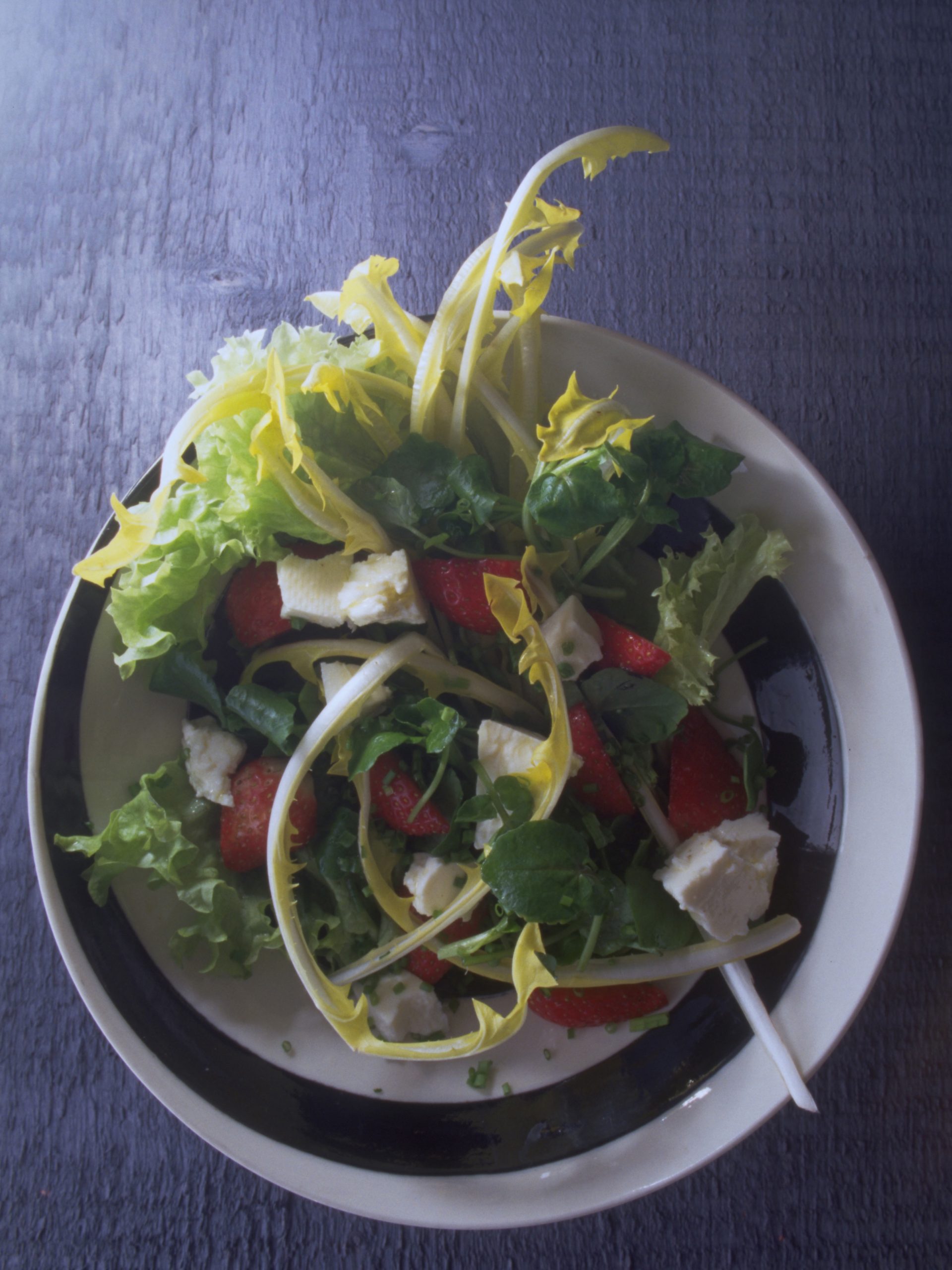Salade printanière aux fraises