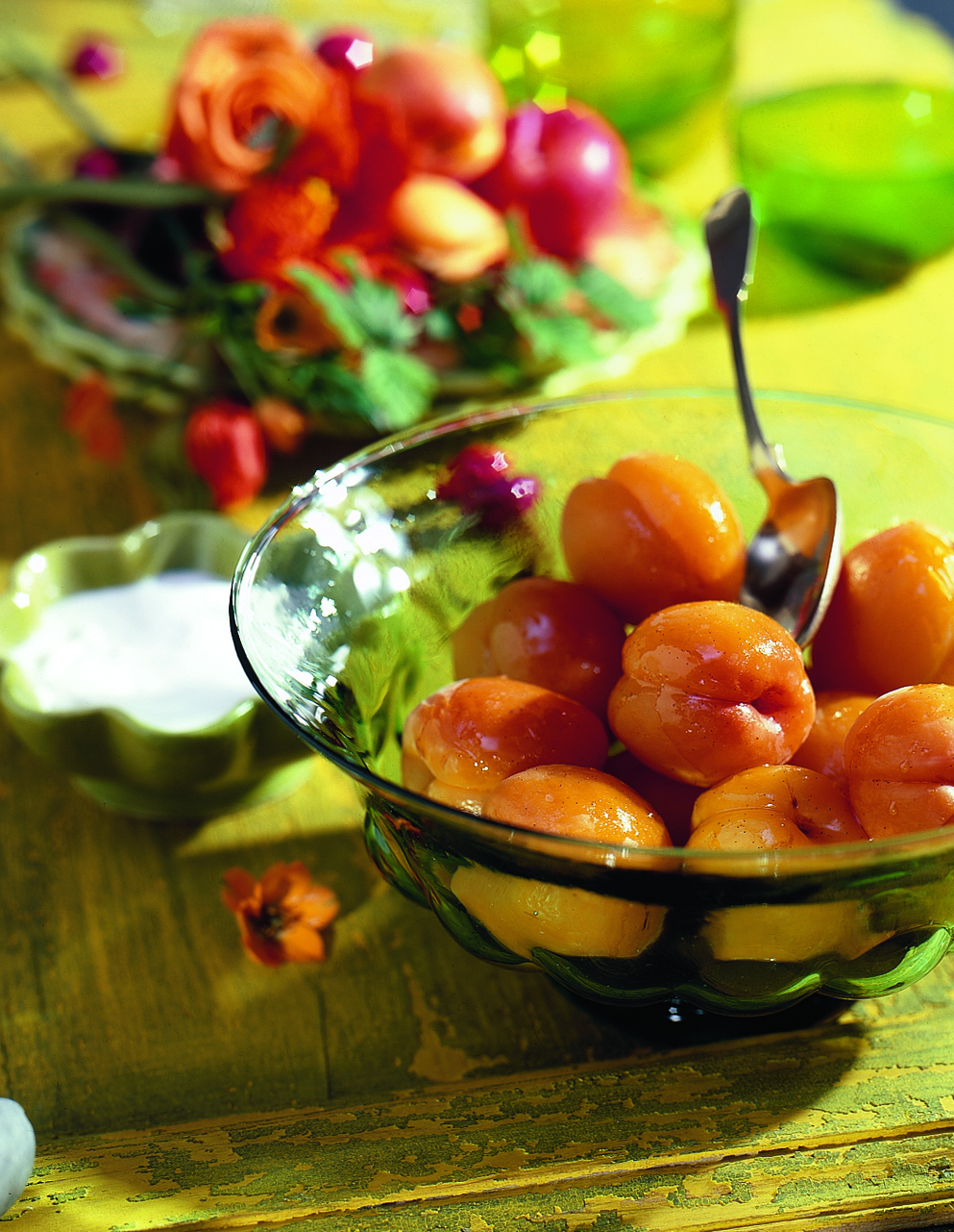 Abricots aux amandes amères et à la crème acidulée